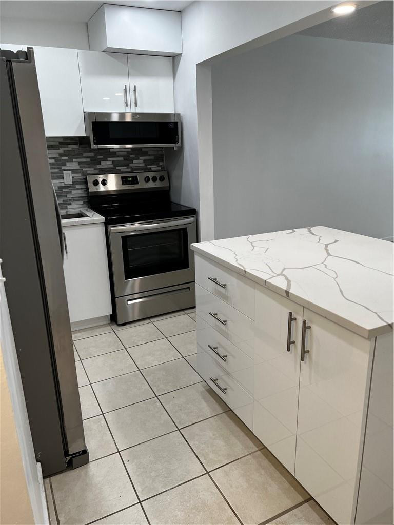 CANADIAN OCEAN BREEZE CONDO - Residential Lease