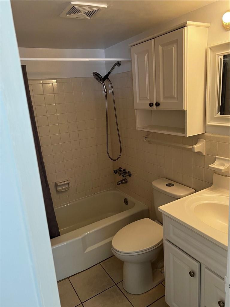 CANADIAN OCEAN BREEZE CONDO - Residential Lease