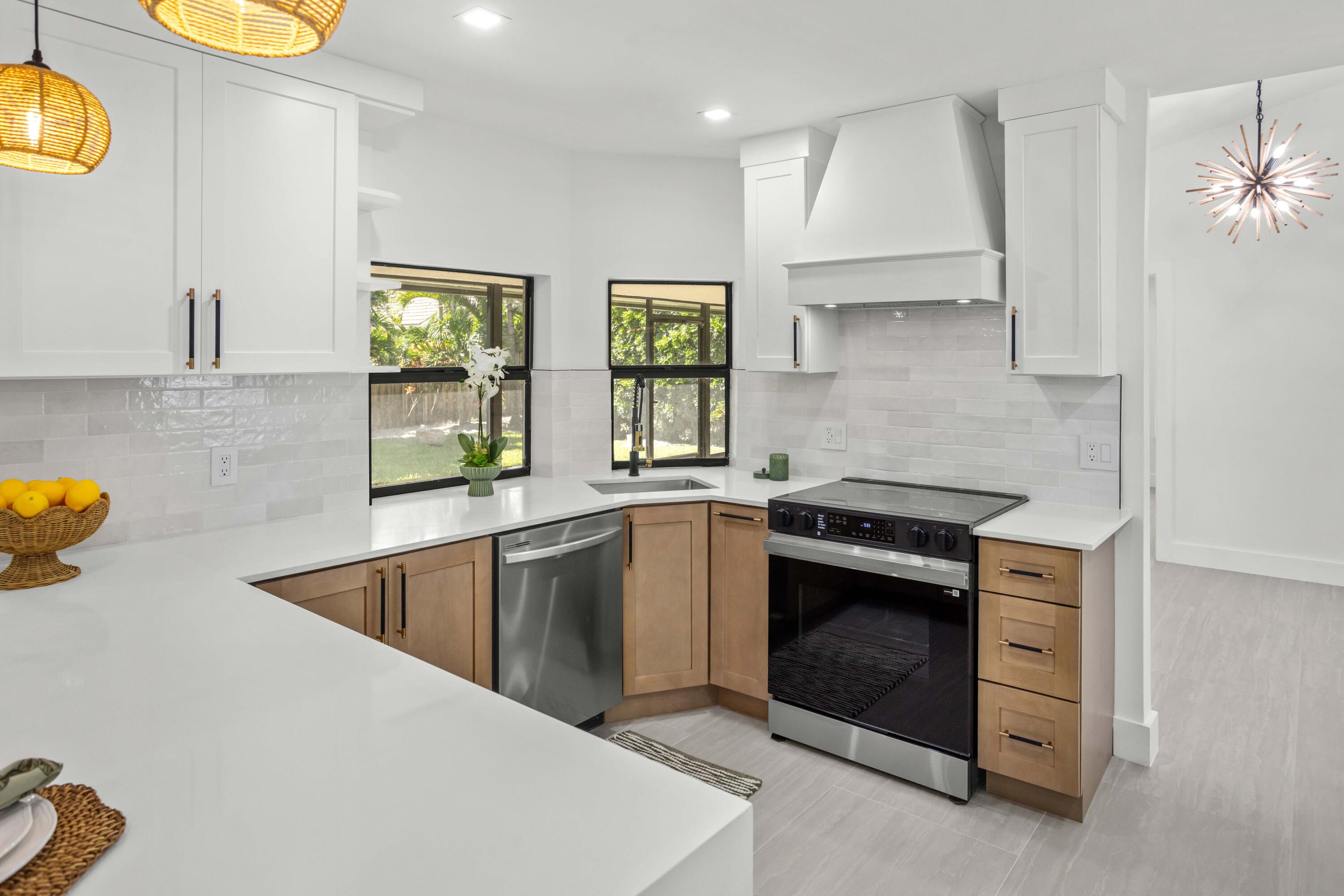 SUGAR POND MANOR OF WELLINGTON - Residential