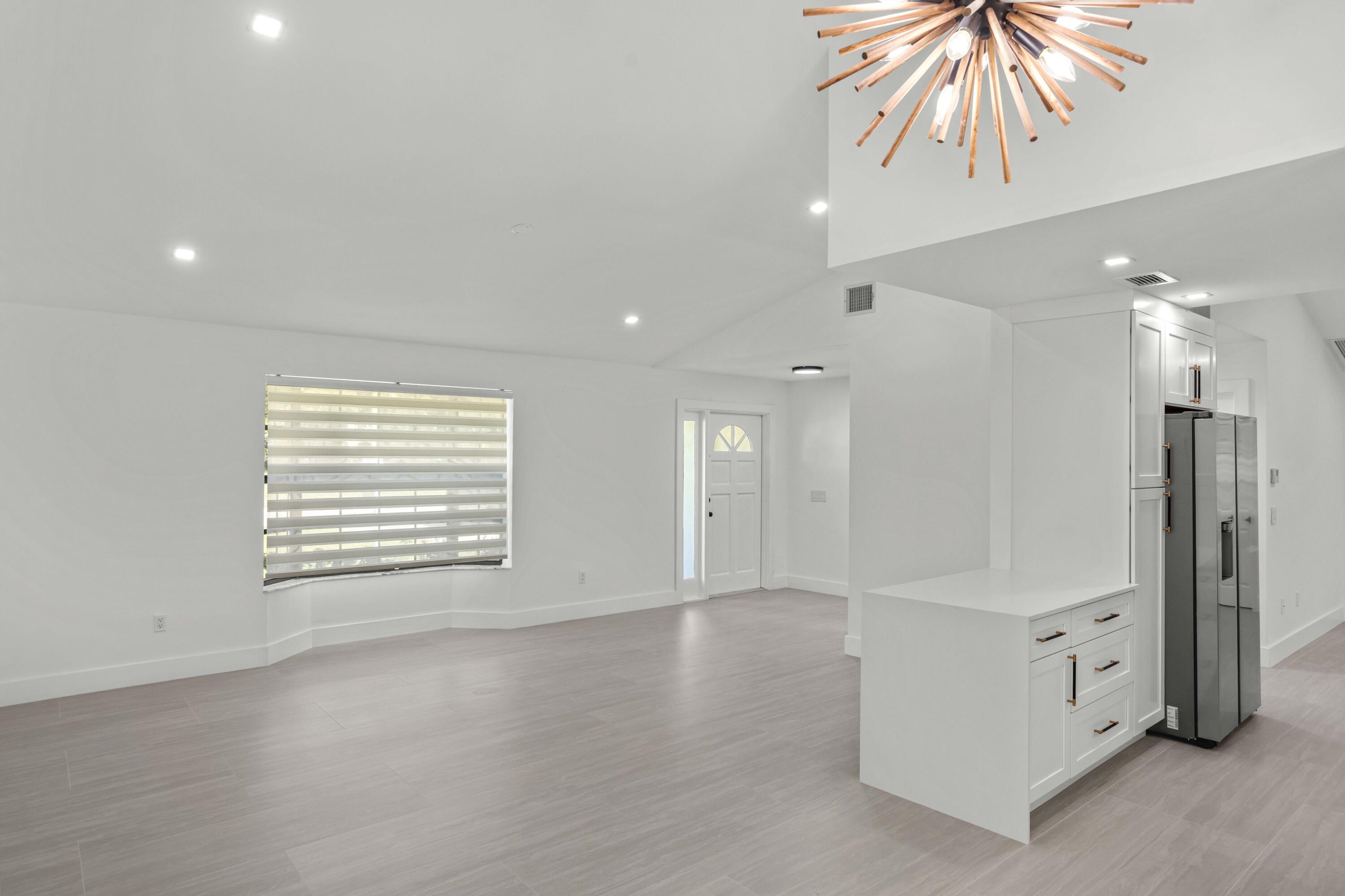 SUGAR POND MANOR OF WELLINGTON - Residential