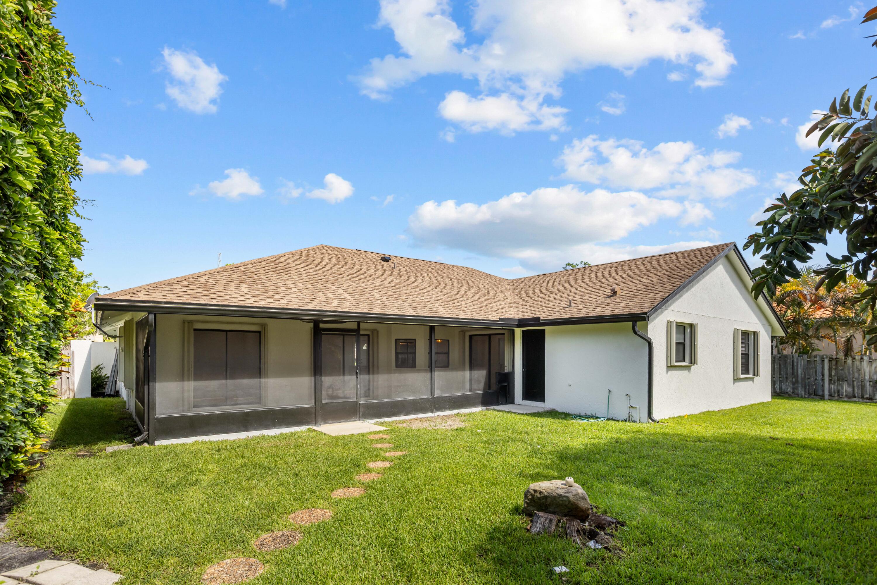 SUGAR POND MANOR OF WELLINGTON - Residential