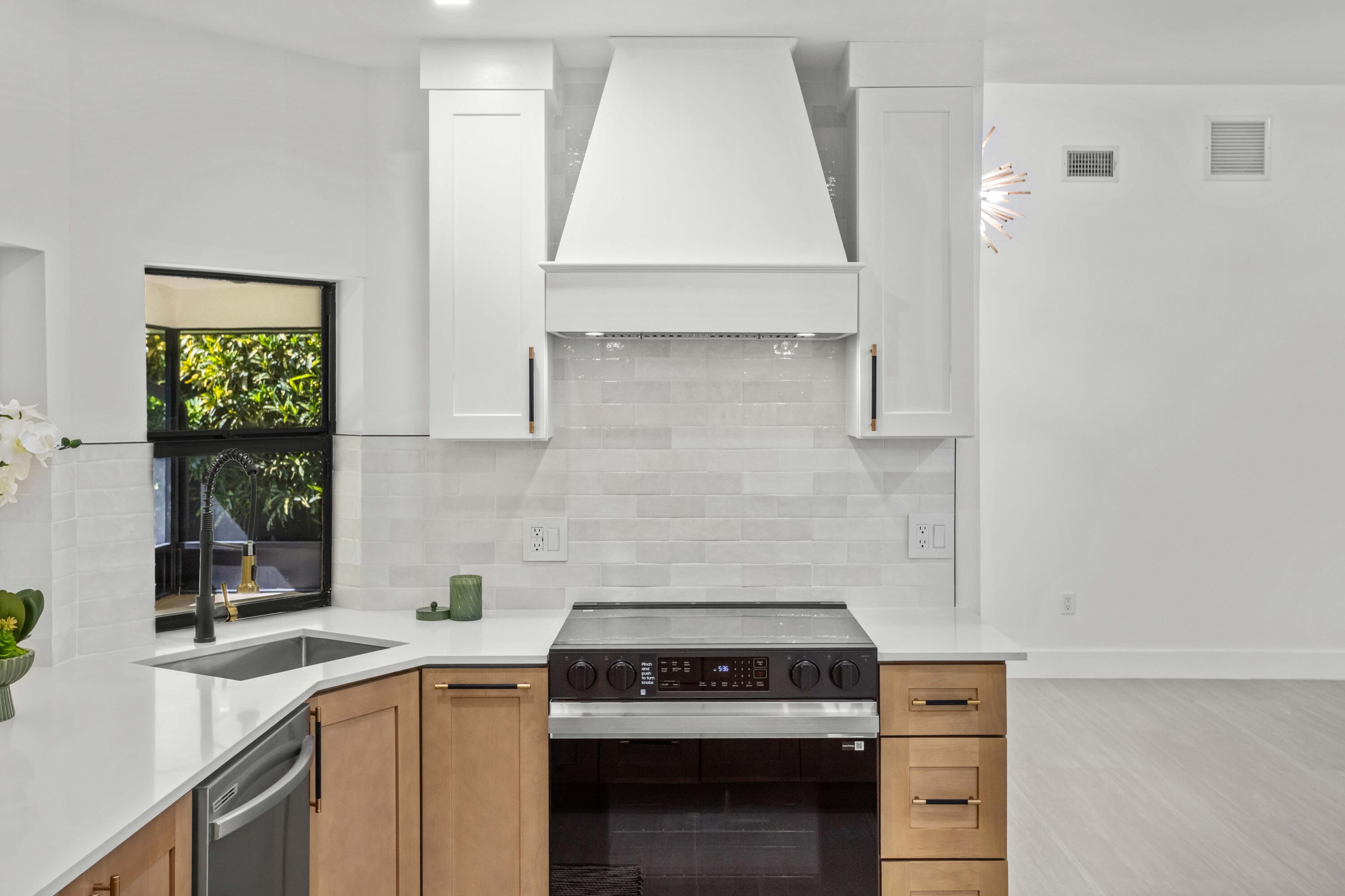 SUGAR POND MANOR OF WELLINGTON - Residential