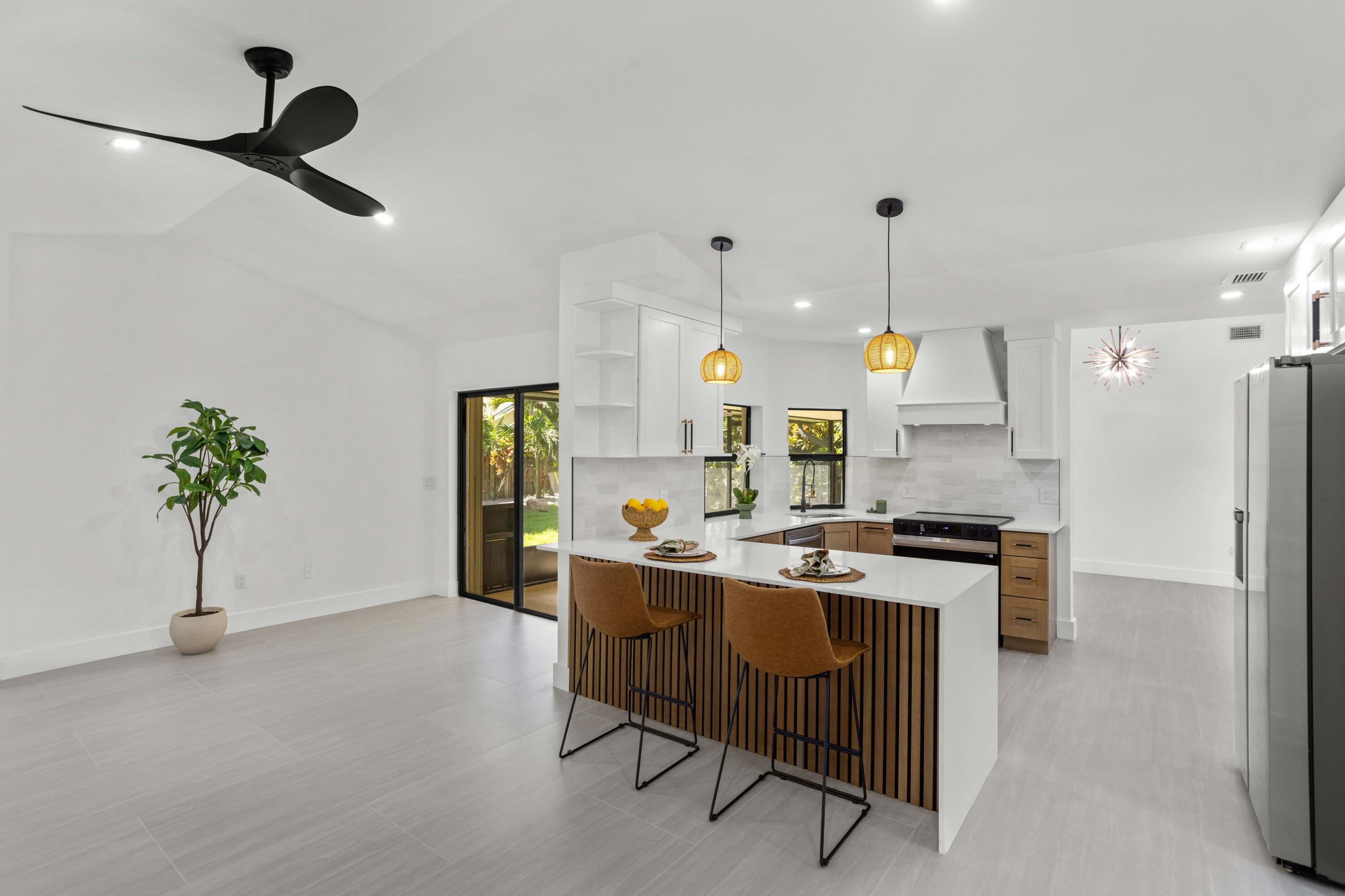 SUGAR POND MANOR OF WELLINGTON - Residential