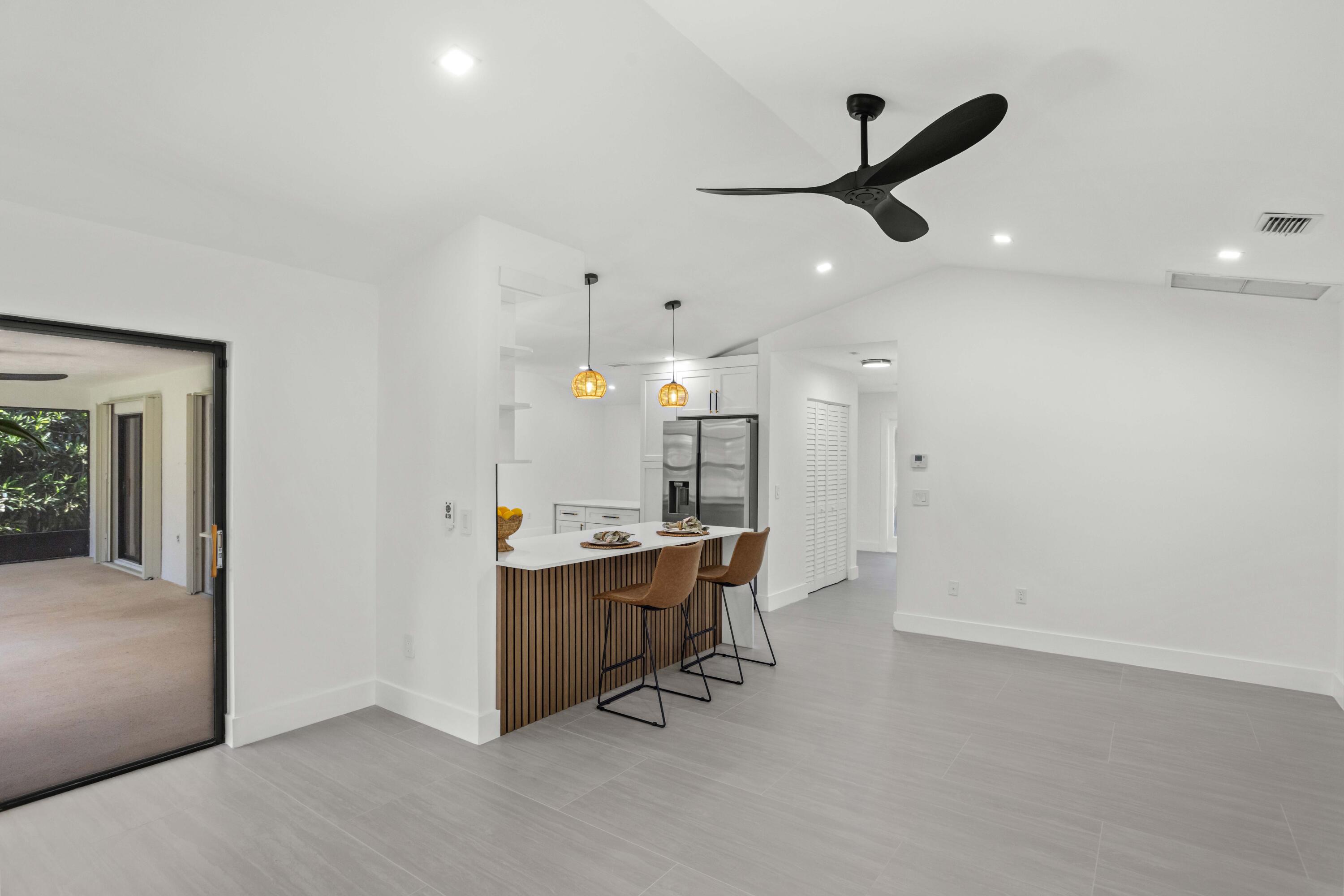 SUGAR POND MANOR OF WELLINGTON - Residential