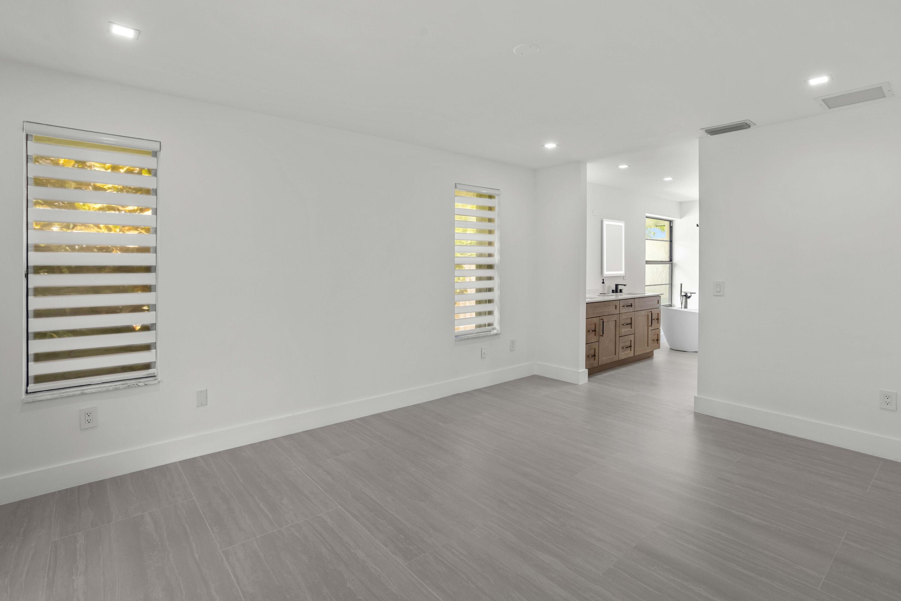 SUGAR POND MANOR OF WELLINGTON - Residential