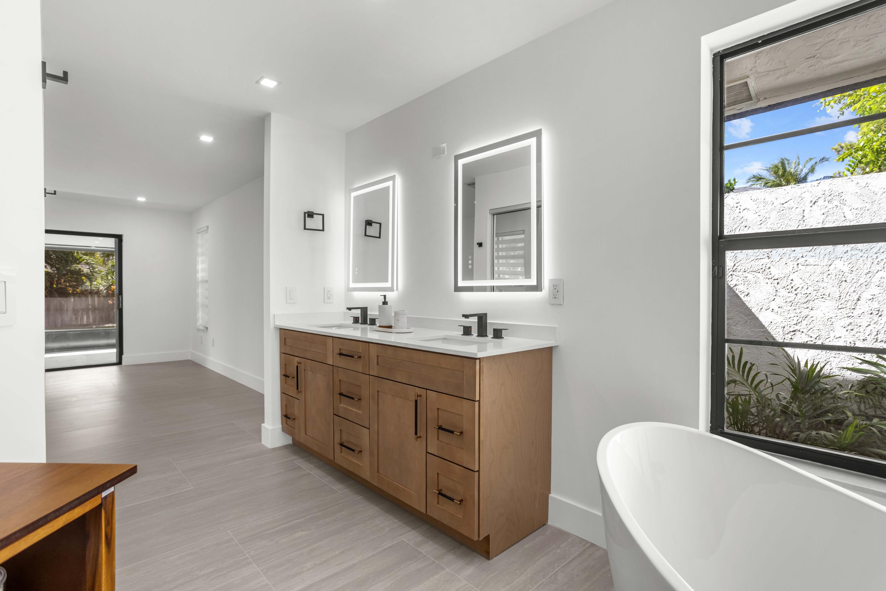 SUGAR POND MANOR OF WELLINGTON - Residential