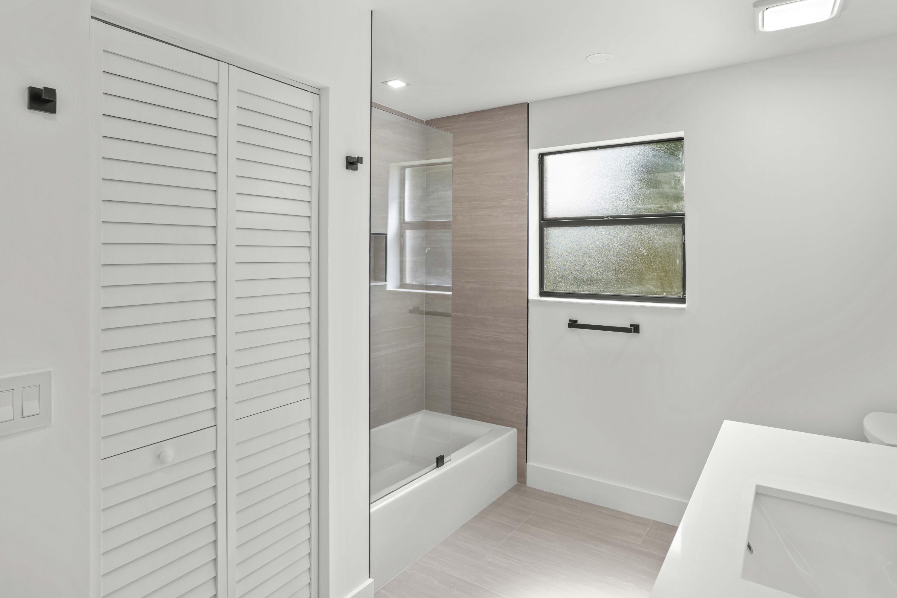 SUGAR POND MANOR OF WELLINGTON - Residential
