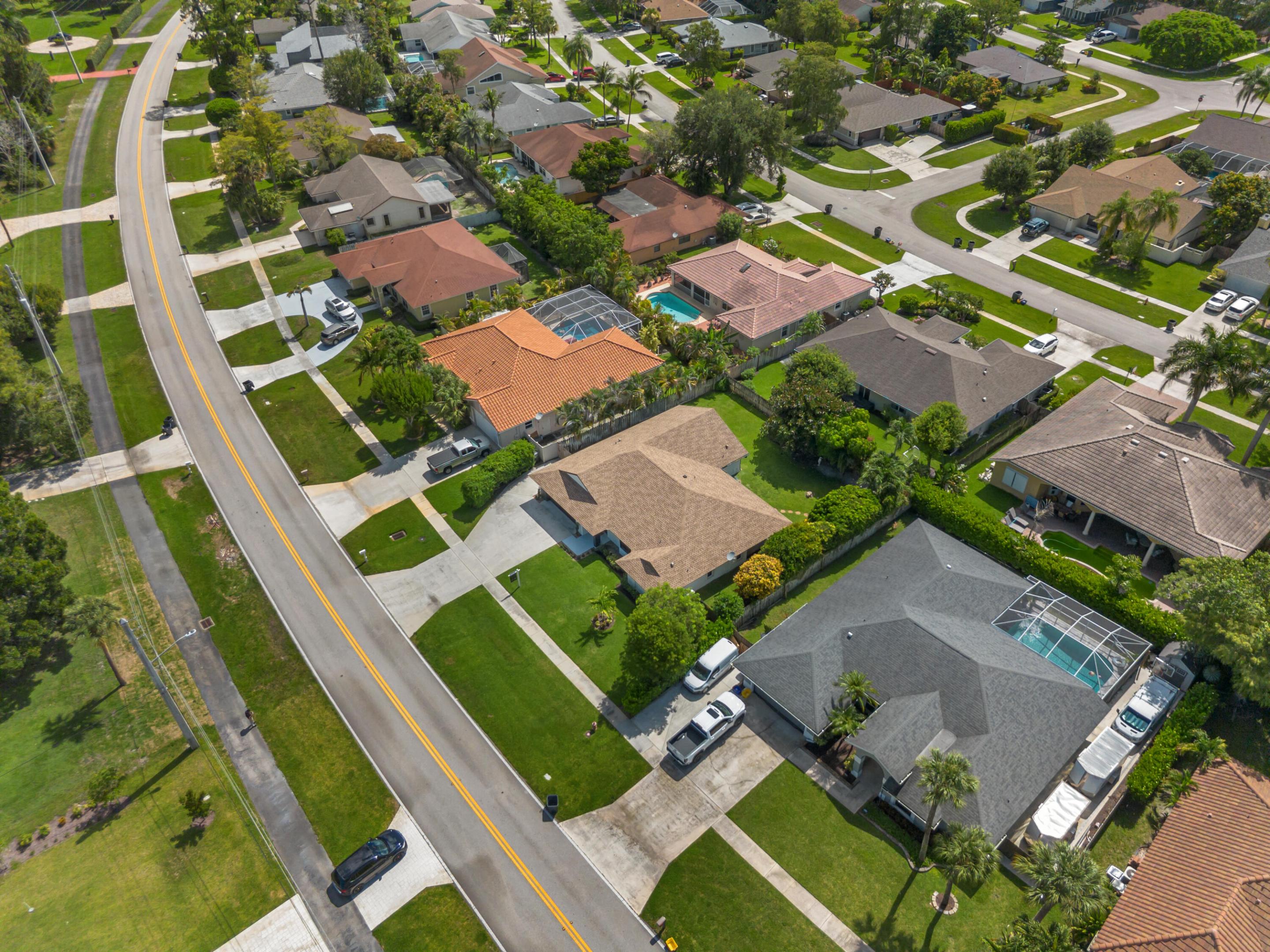 SUGAR POND MANOR OF WELLINGTON - Residential
