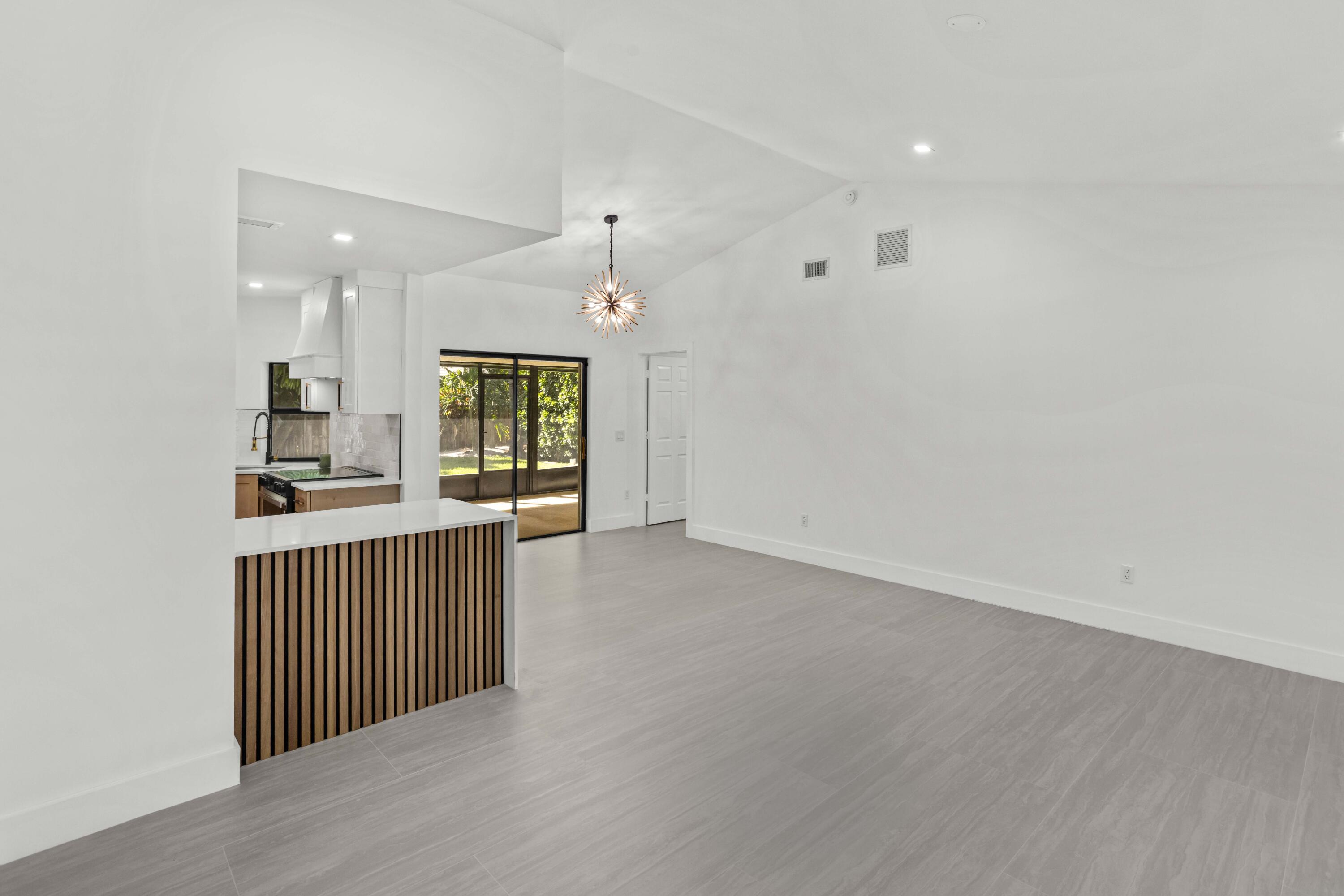 SUGAR POND MANOR OF WELLINGTON - Residential