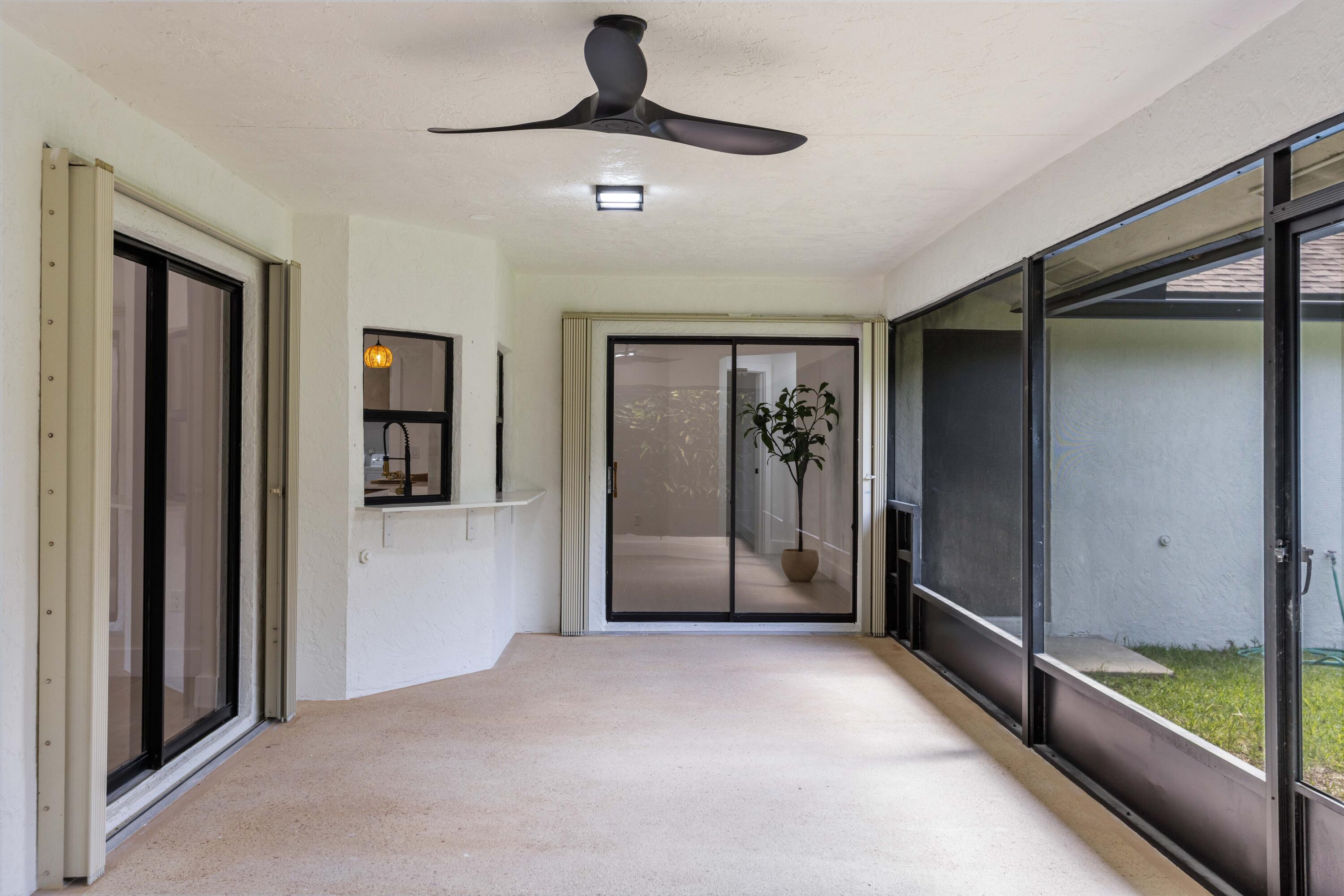 SUGAR POND MANOR OF WELLINGTON - Residential