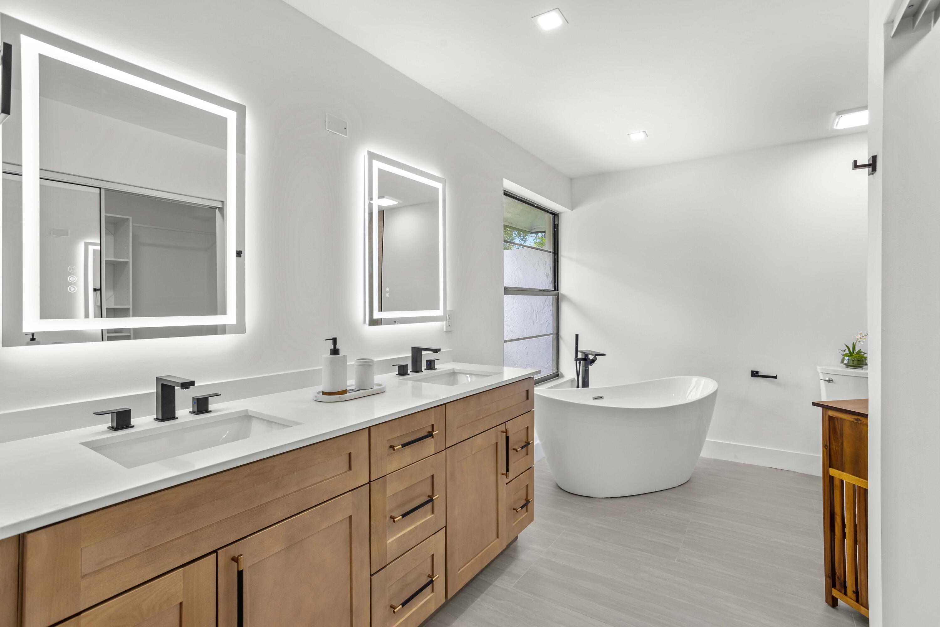 SUGAR POND MANOR OF WELLINGTON - Residential