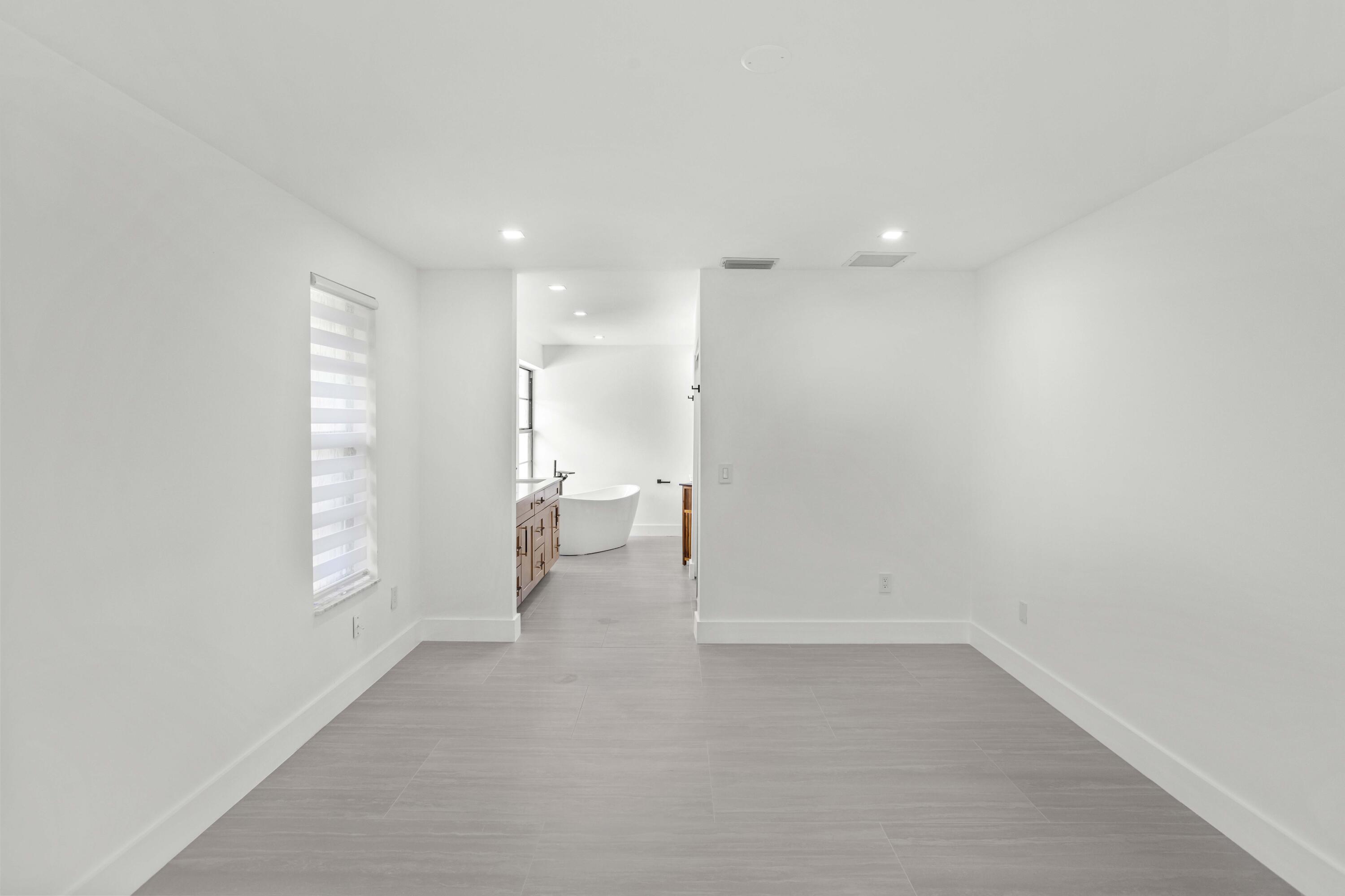 SUGAR POND MANOR OF WELLINGTON - Residential