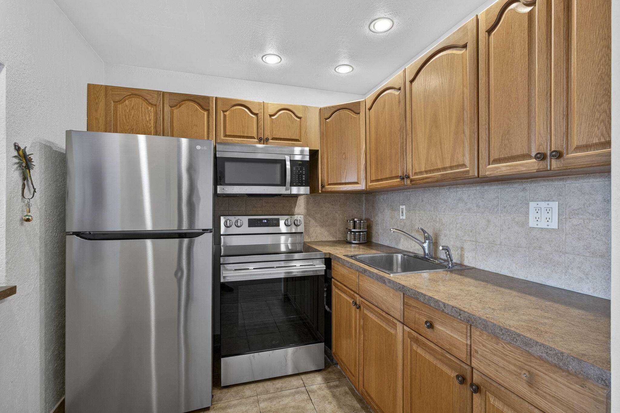 BEDFORD CONDO - Residential