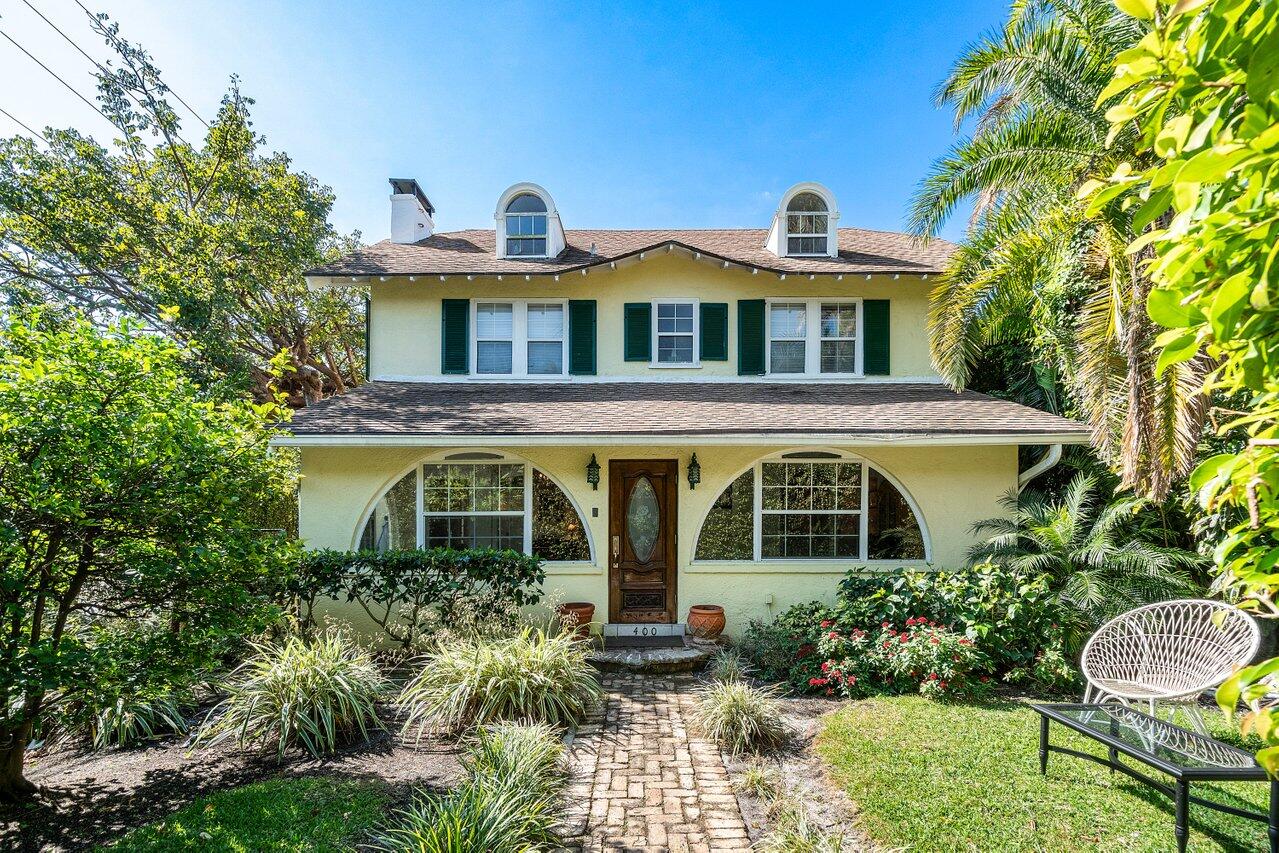 Charming 1920s cottage on the highly desirable lake black of Seaspray Avenue. Lake Trail access, deeded beach access, perfect center of town location. Opportunity to enjoy the home now, renovate or start new and build a new construction home in this spectacular location.