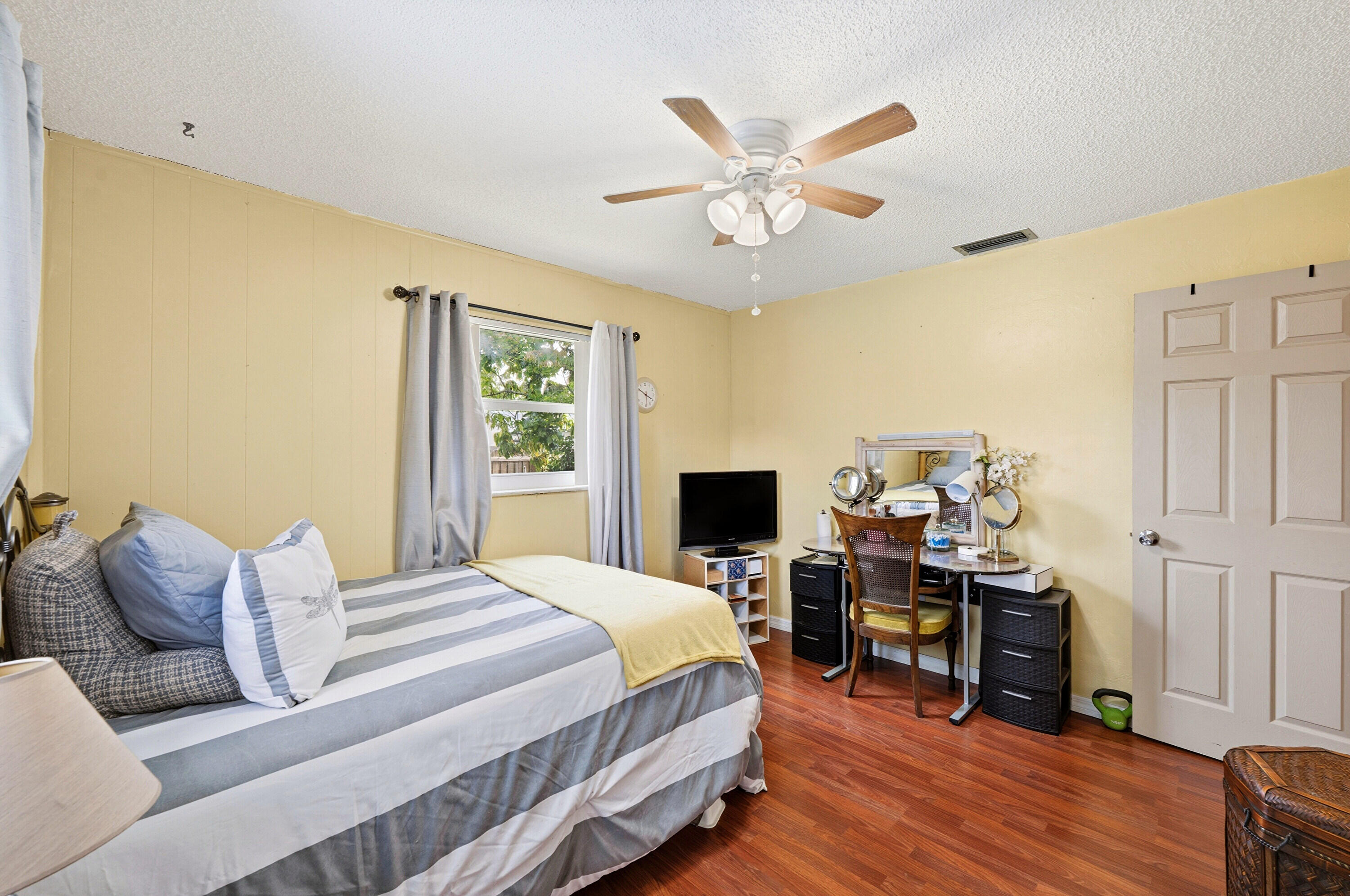CORAL SPRINGS COUNTRY CLUB - Residential