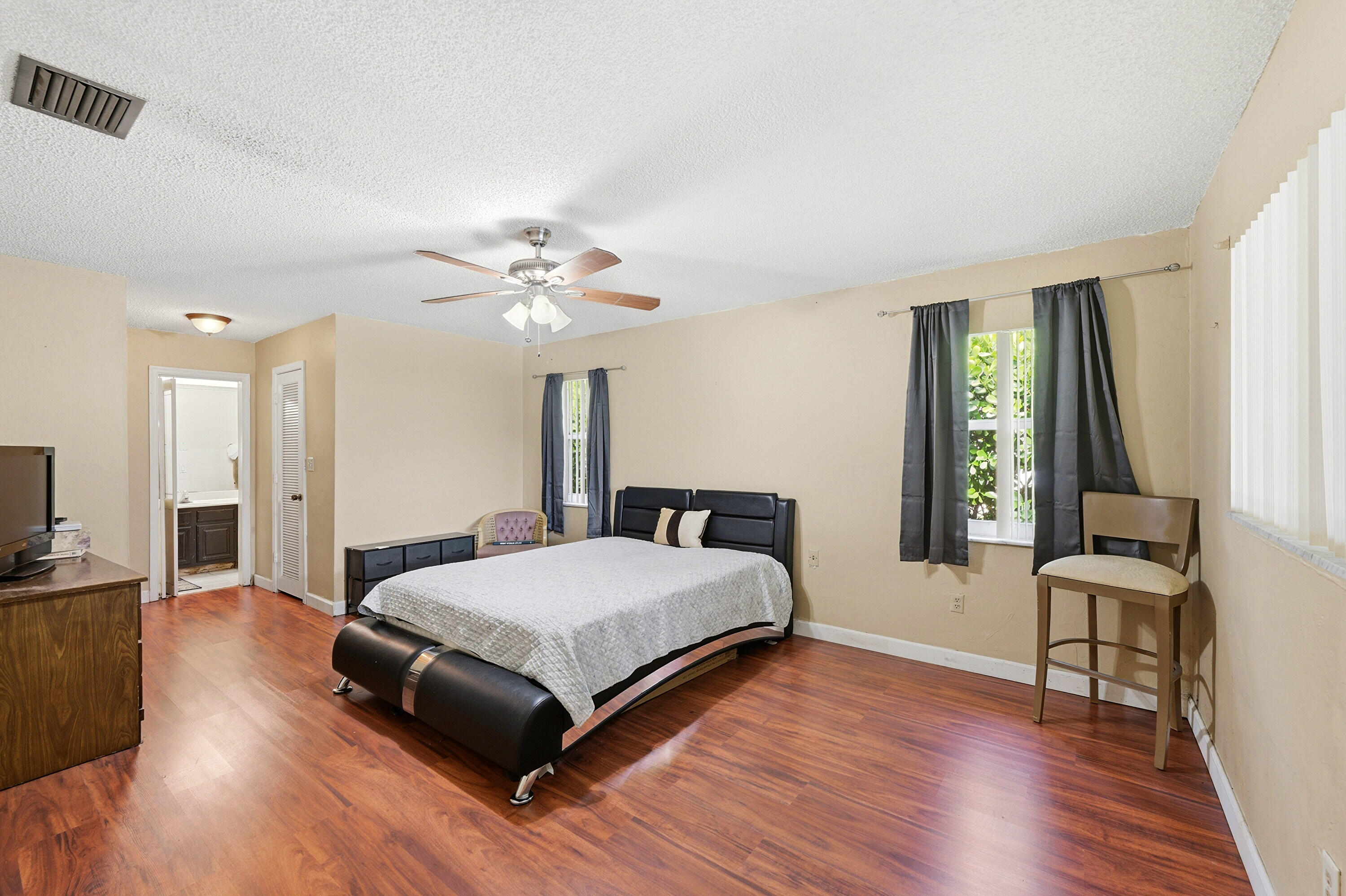 CORAL SPRINGS COUNTRY CLUB - Residential