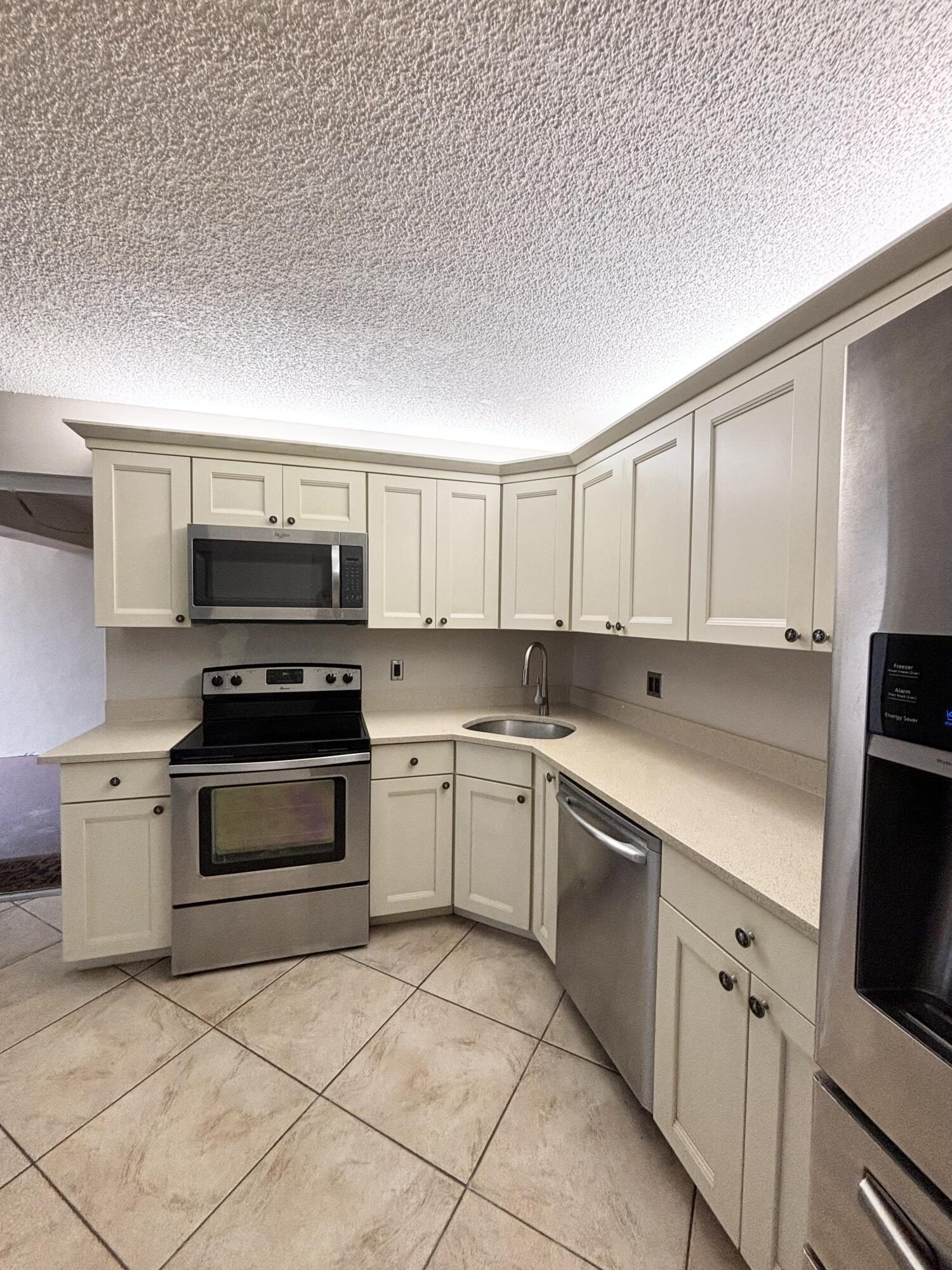 CHARTER CLUB OF PALM BEACH CONDO - Residential Lease