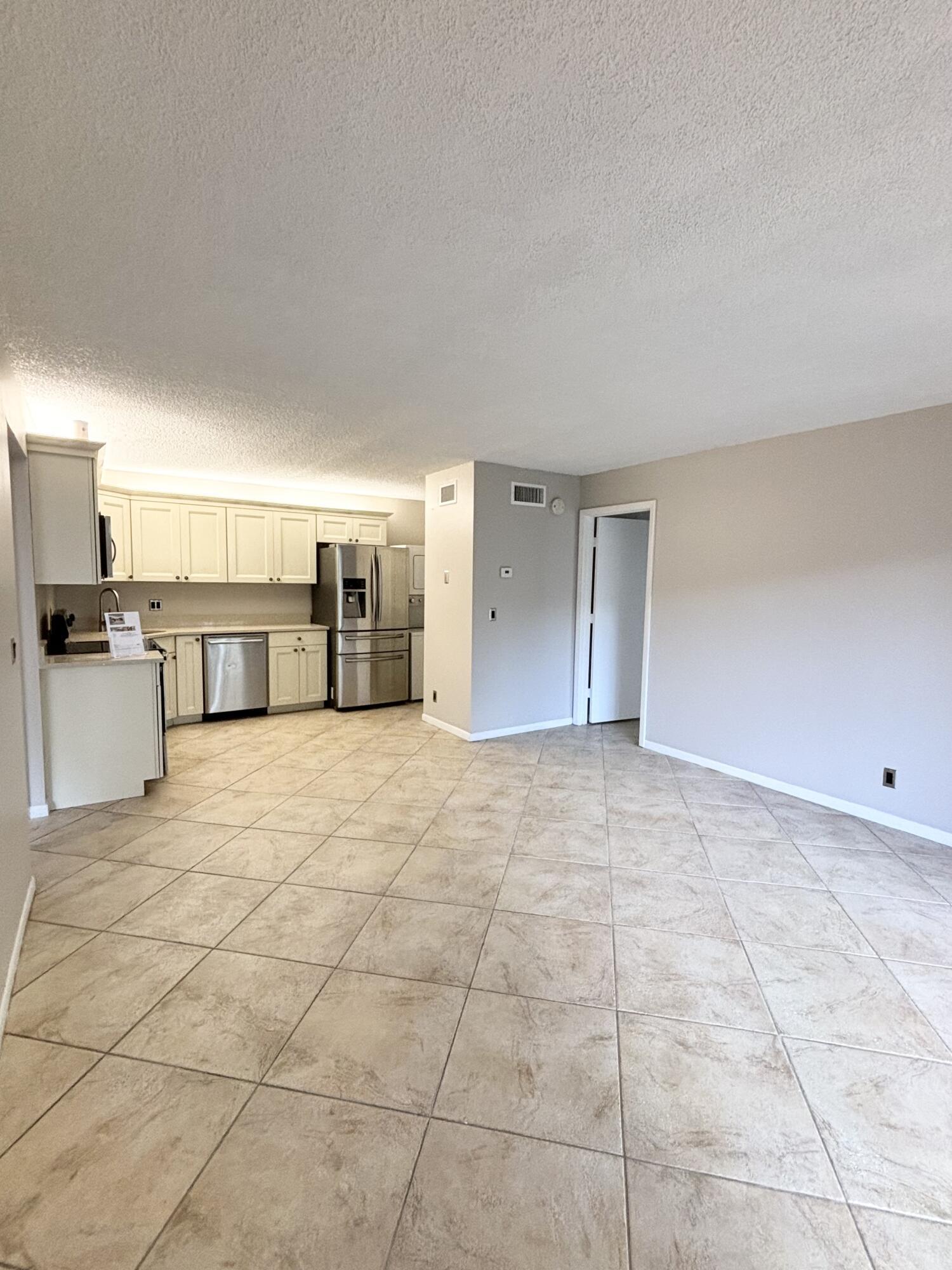 CHARTER CLUB OF PALM BEACH CONDO - Residential Lease