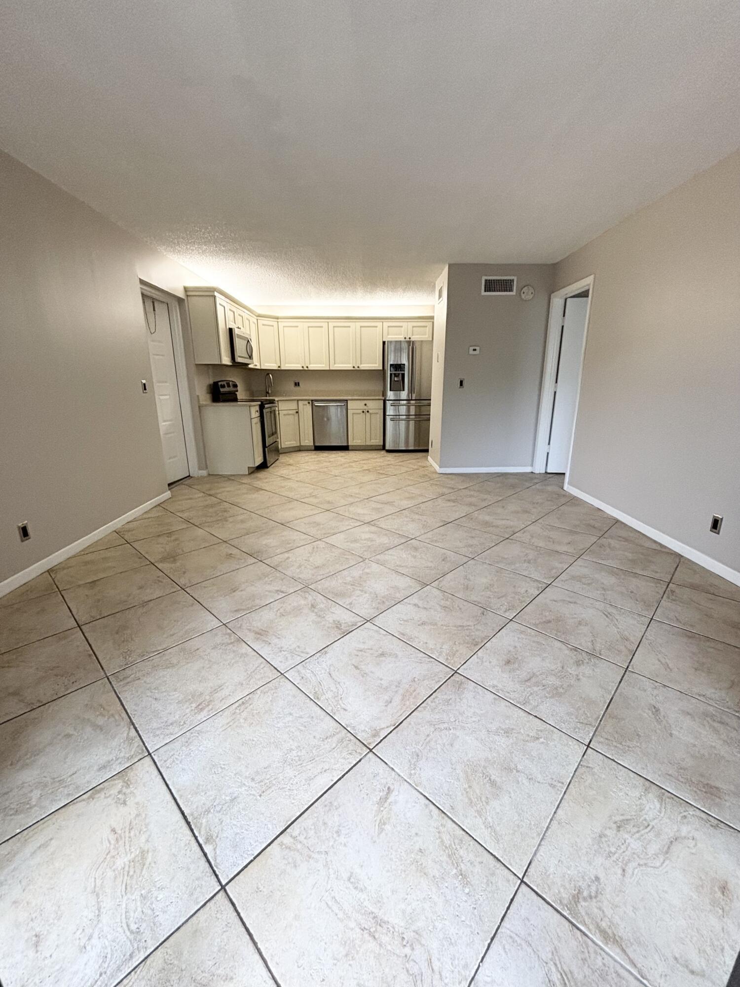 CHARTER CLUB OF PALM BEACH CONDO - Residential Lease