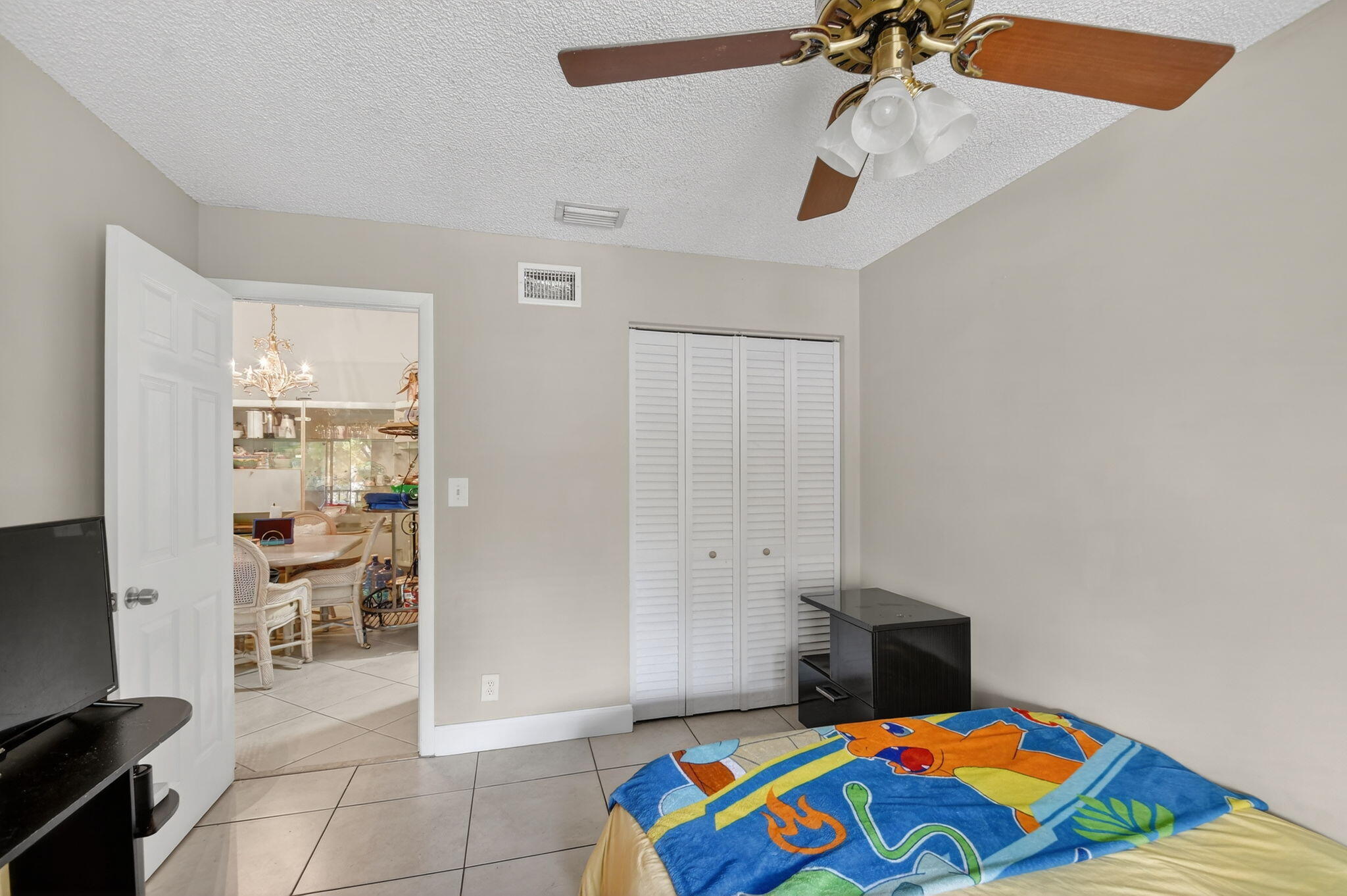 PINE HOLLOW CONDO - Residential Lease