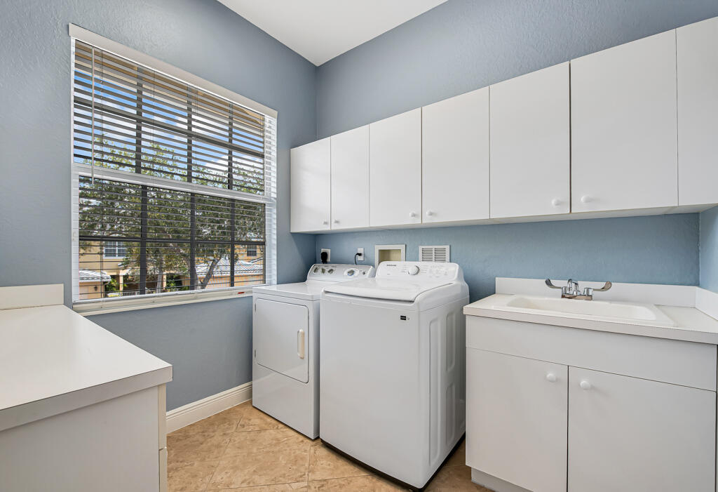 BAYWINDS/WINDJAMMER COVE CONDO - Residential