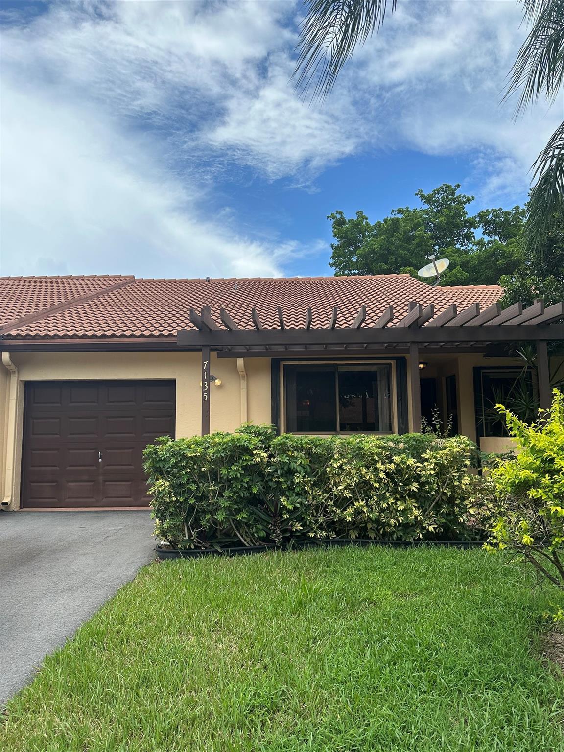2/2 fee simple villa located in the great Tamarac community of Lake Colony! Come make this property your own with over sized living space 1617 square feet of living space and storage. Nice quite community with pool and a Pickle ball court being built. full washer and dryer in unit , 1 car garage. HOA covers: Exterior insurance, roof, landscaping & community pool. Fee simple villa, you can purchase with FHA, VA or Conventional w/ low down payment. NO leasing for 3 years. Pet friendly. Close to shops/restaurants, hospitals, parking & highways.
