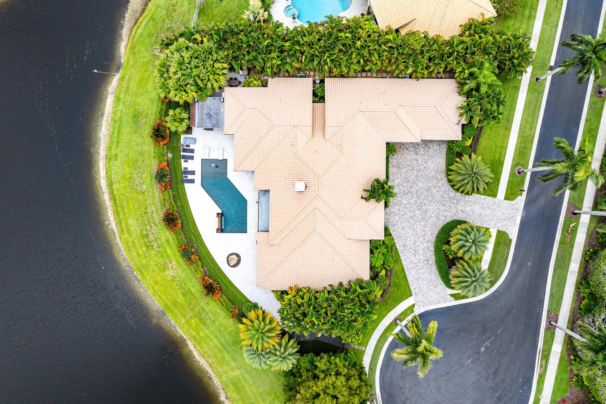 HOLLOWS / POLO CLUB - Residential