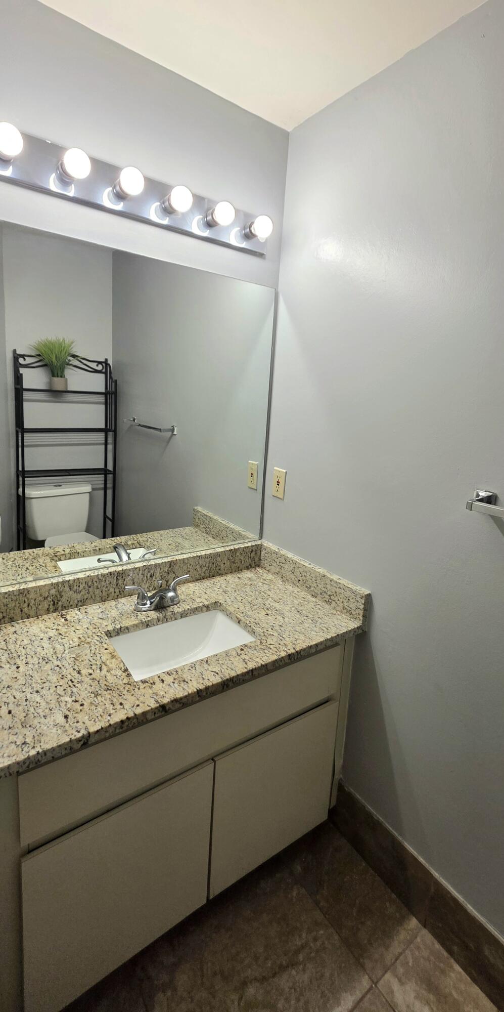 LAKESIDE GREEN 5 - Residential