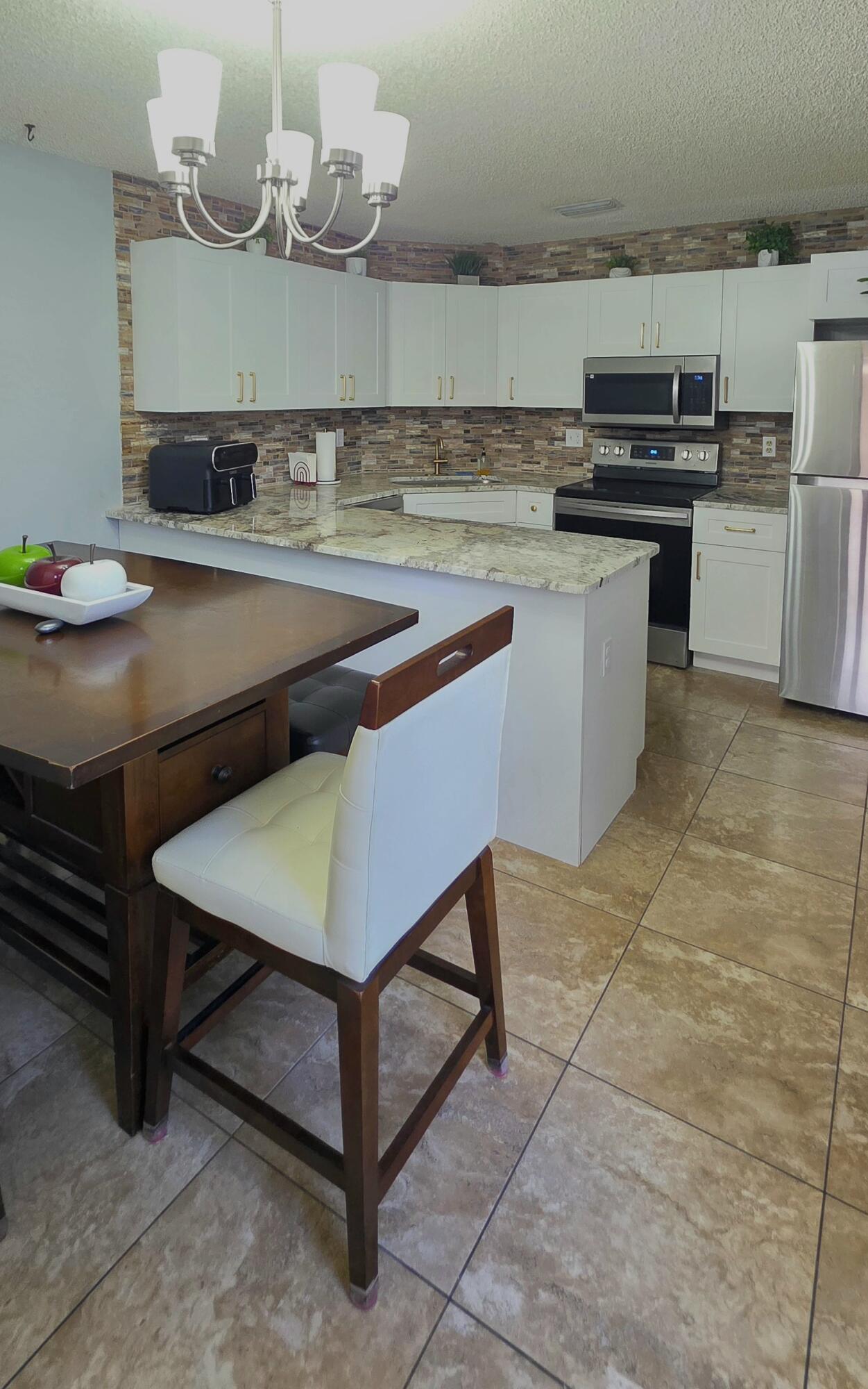 LAKESIDE GREEN 5 - Residential