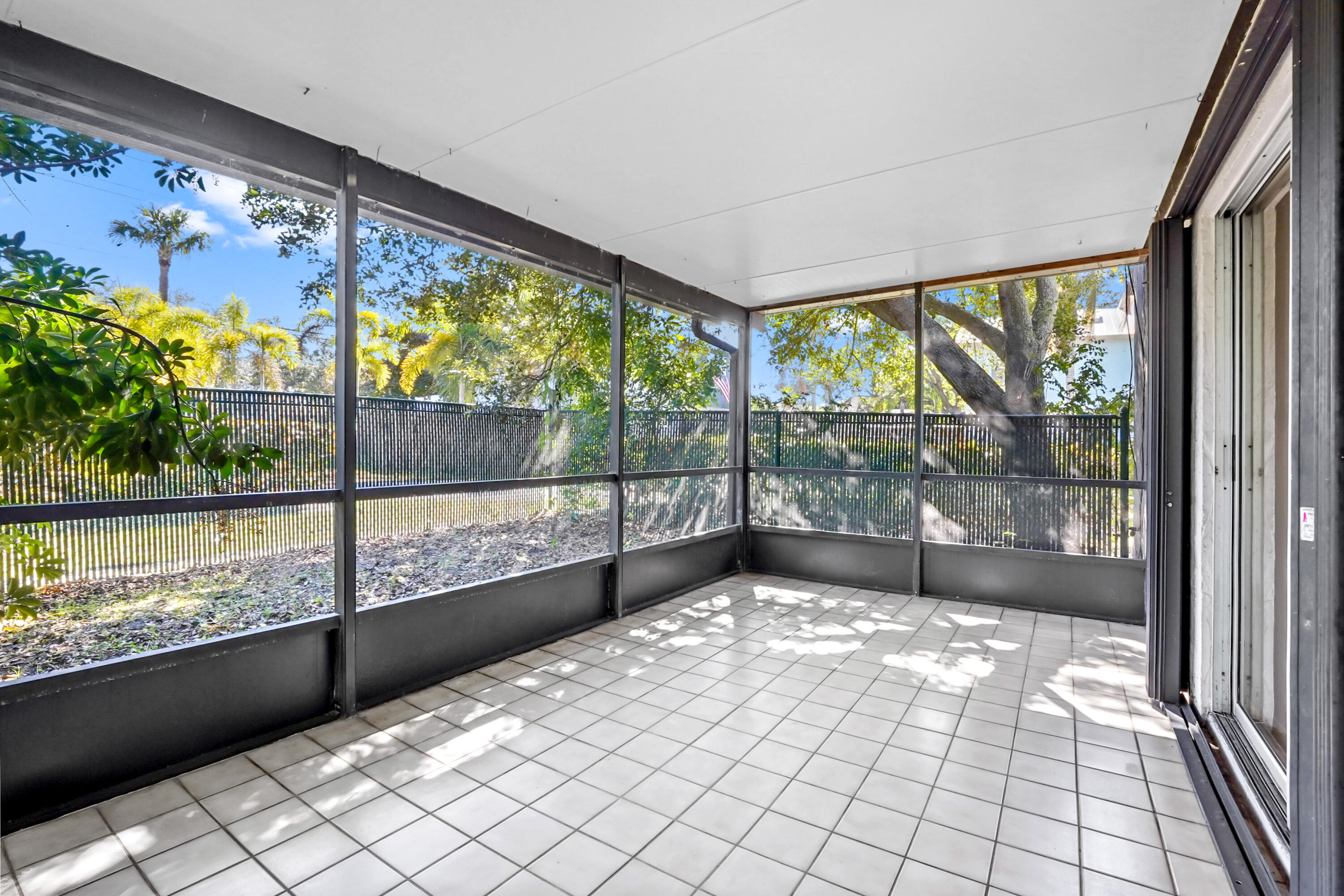 LOST VILLAS - Residential