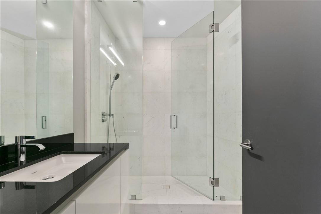 PORSCHE DESIGN TOWER - Residential