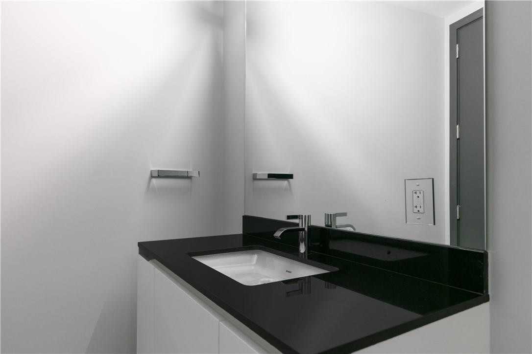 PORSCHE DESIGN TOWER - Residential