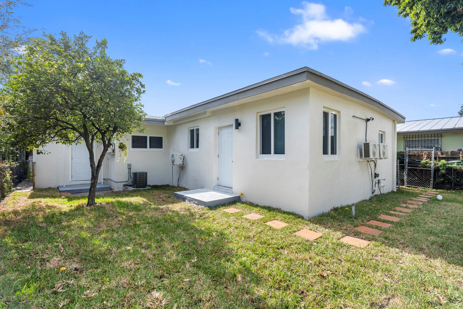 West Buena Vista - Residential Lease