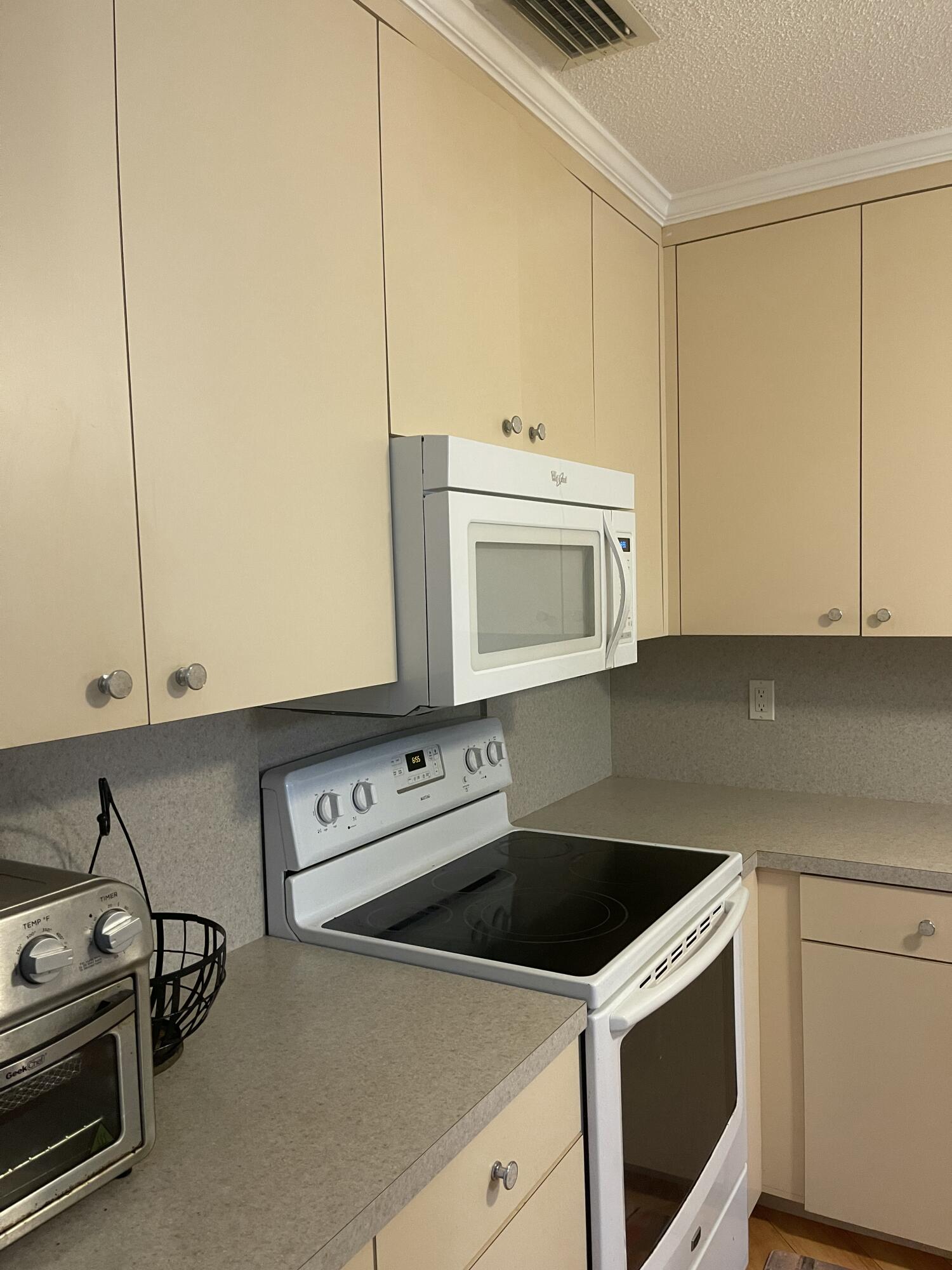 BOCA LAKES CONDO - Residential Lease