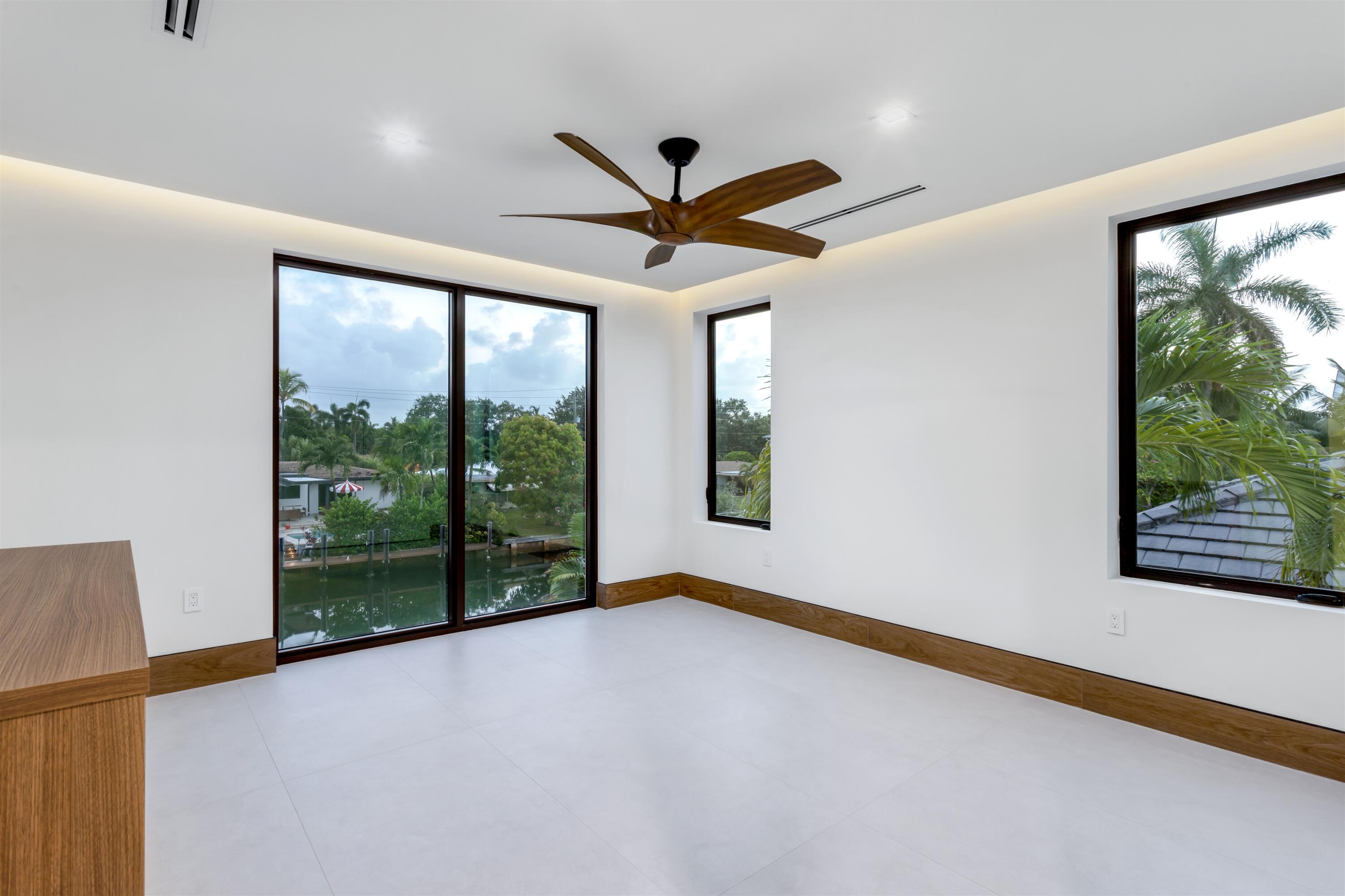 CORAL KEY VILLAS 2ND SEC - Residential