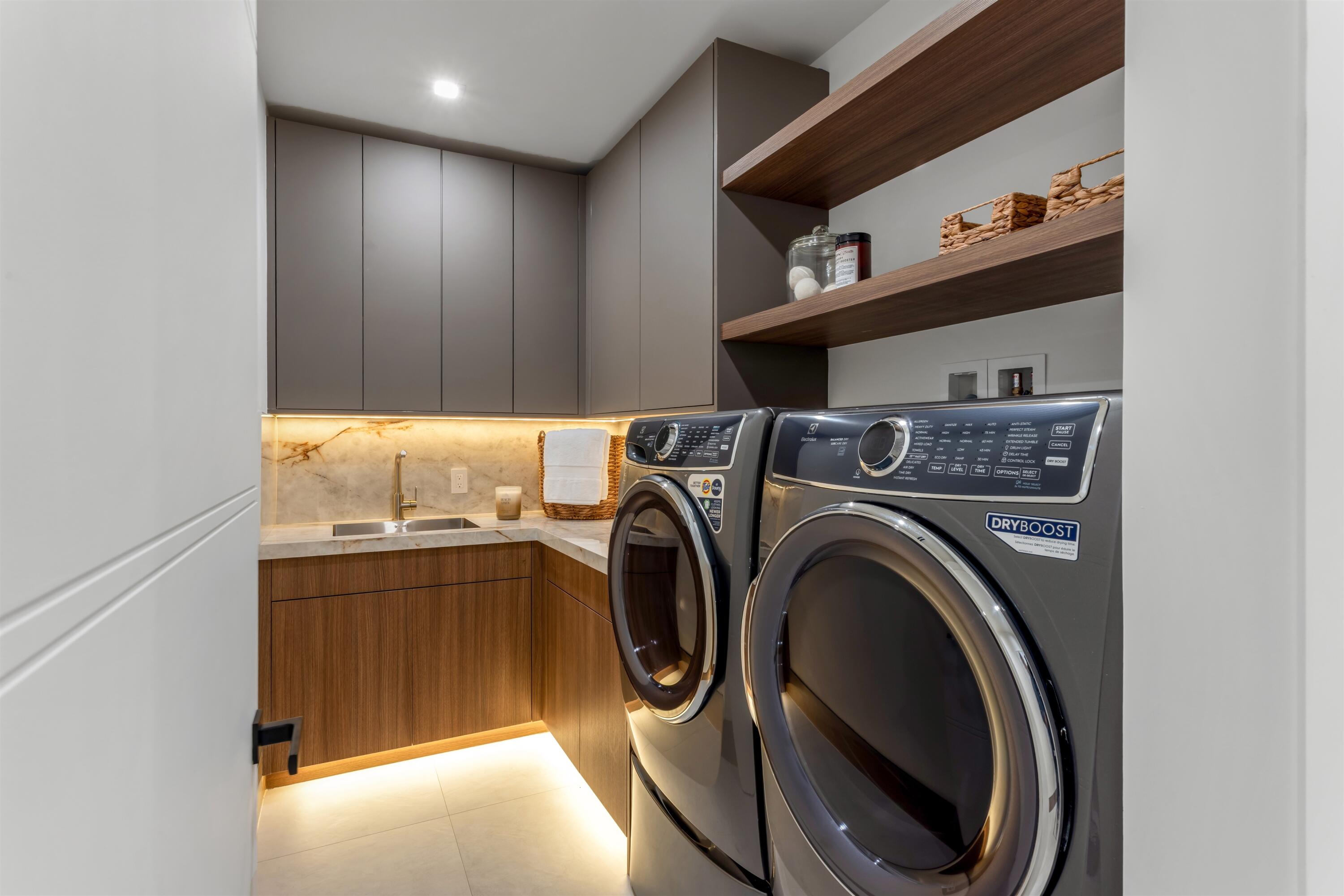 CORAL KEY VILLAS 2ND SEC - Residential