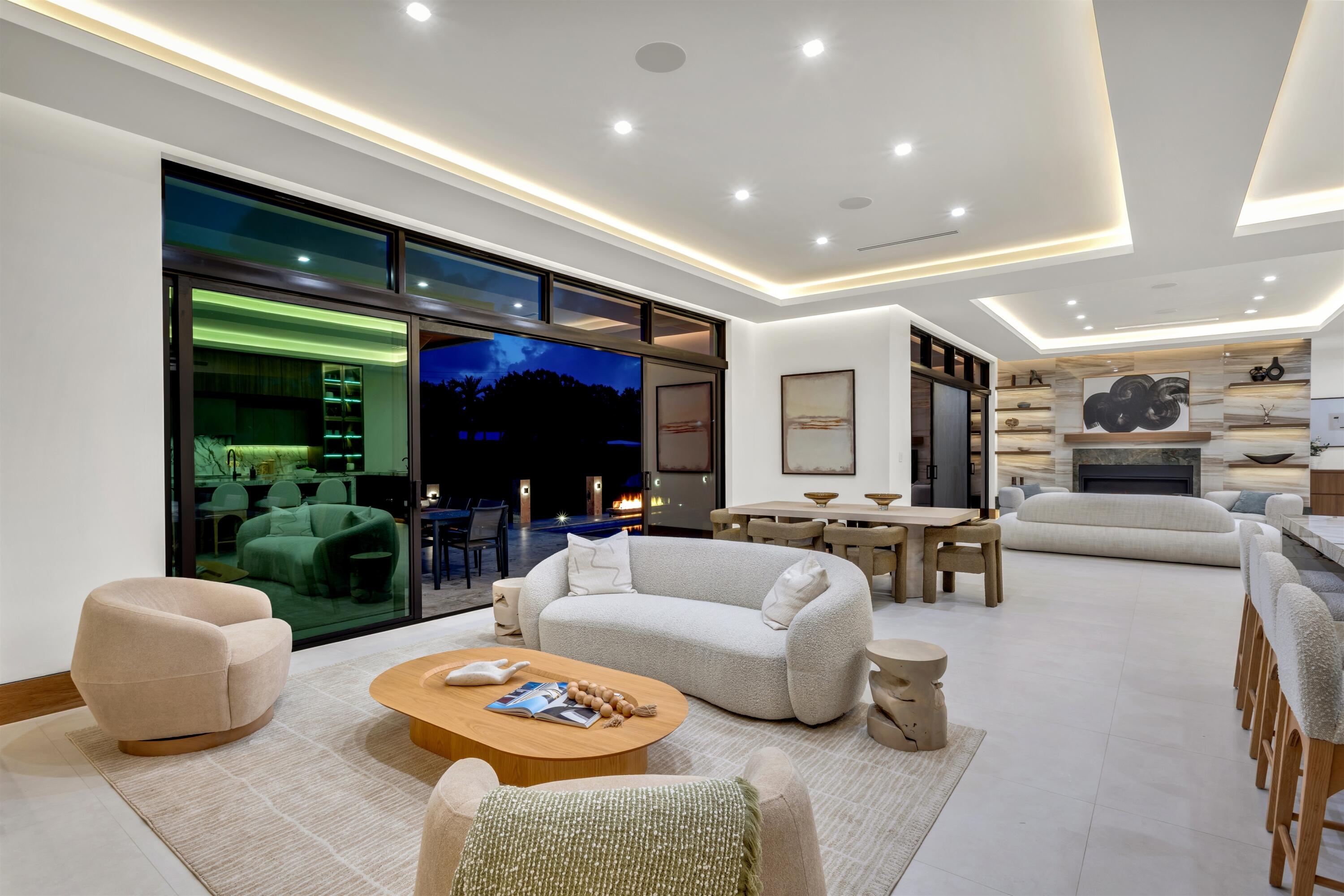 CORAL KEY VILLAS 2ND SEC - Residential