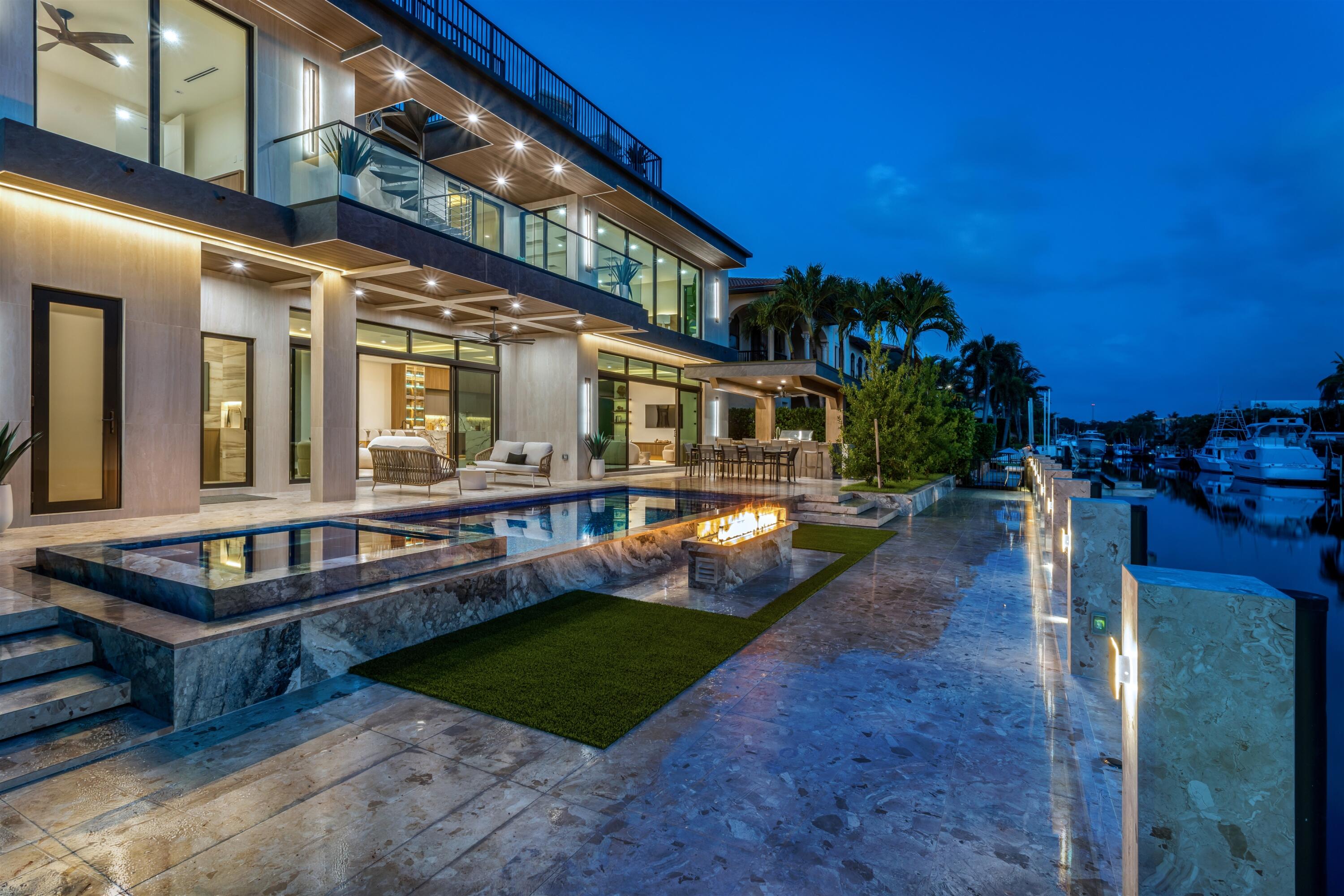CORAL KEY VILLAS 2ND SEC - Residential