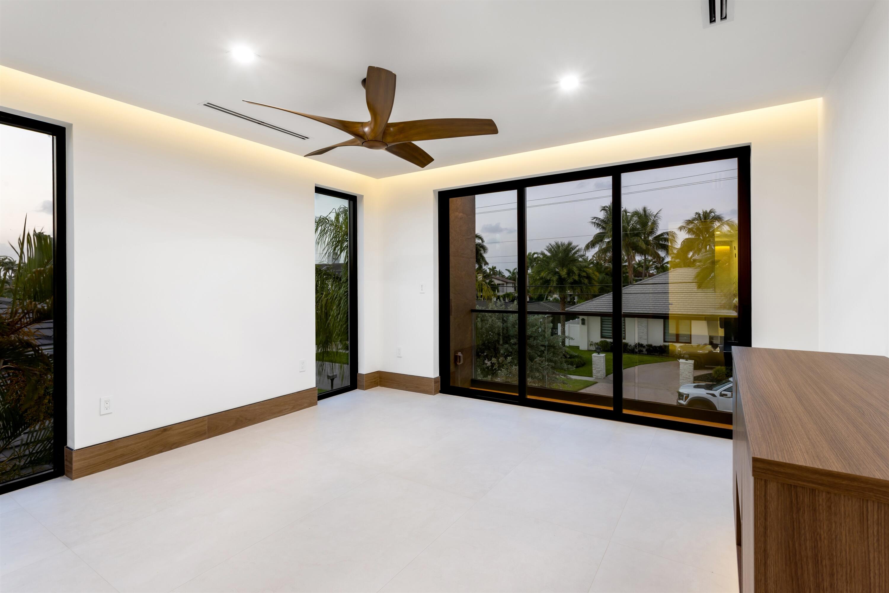 CORAL KEY VILLAS 2ND SEC - Residential