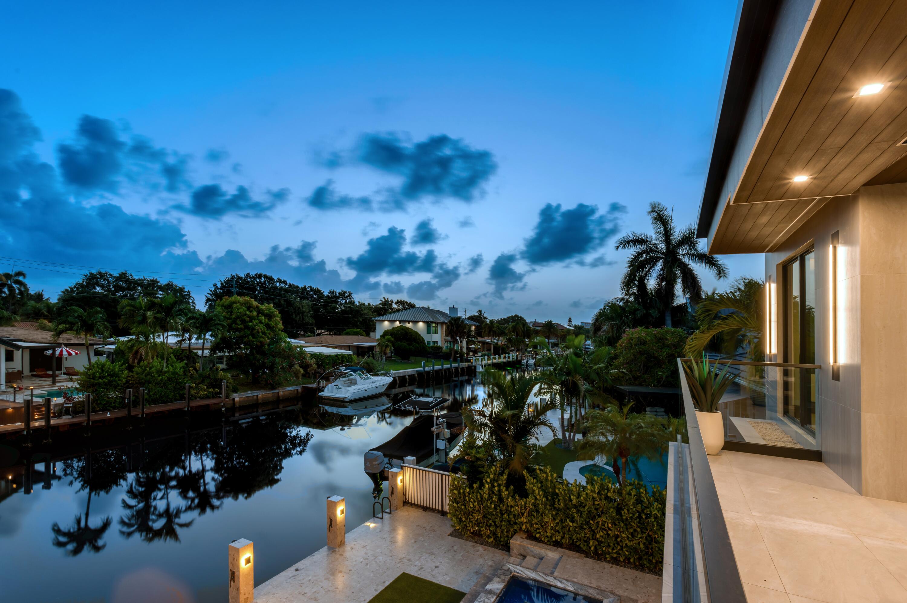 CORAL KEY VILLAS 2ND SEC - Residential