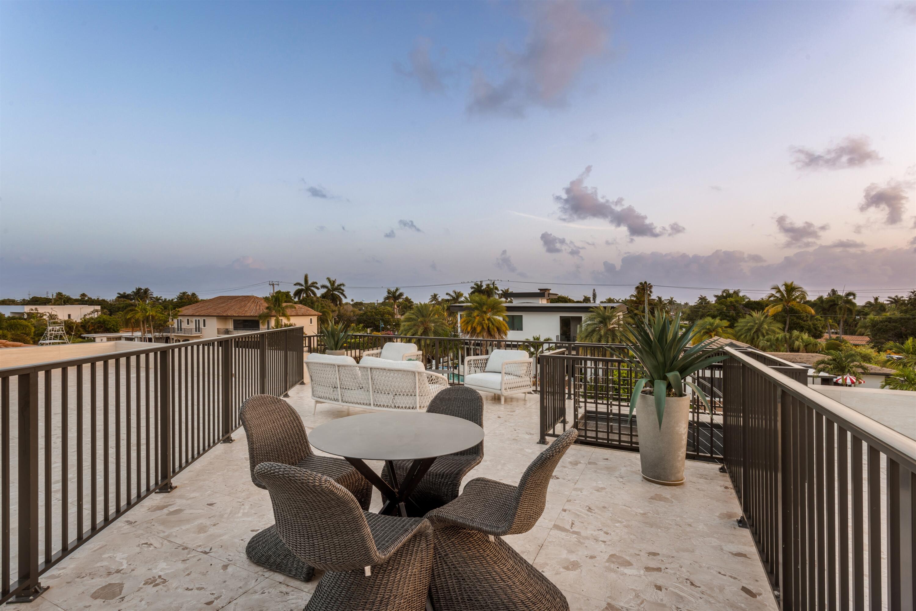 CORAL KEY VILLAS 2ND SEC - Residential