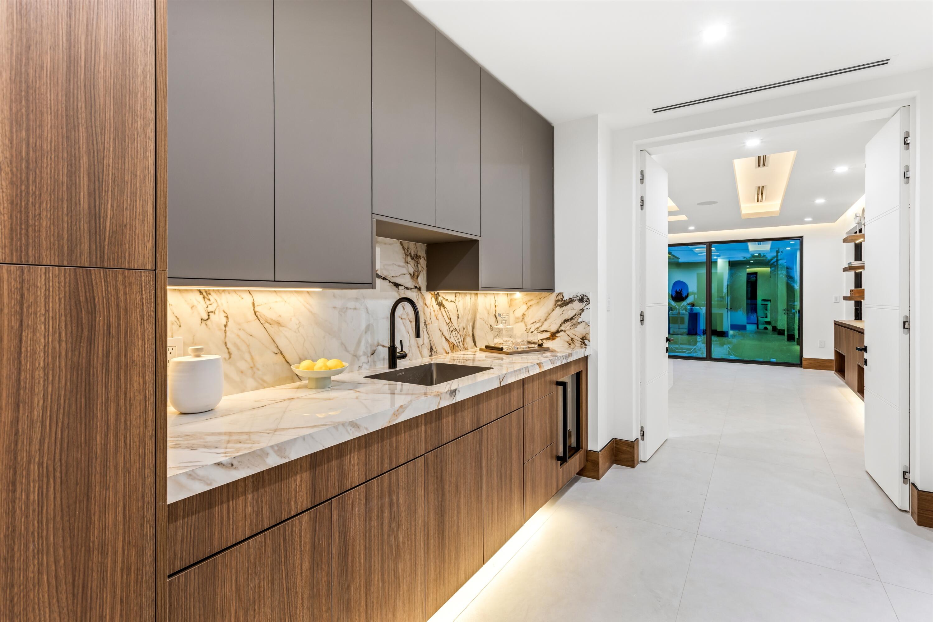 CORAL KEY VILLAS 2ND SEC - Residential