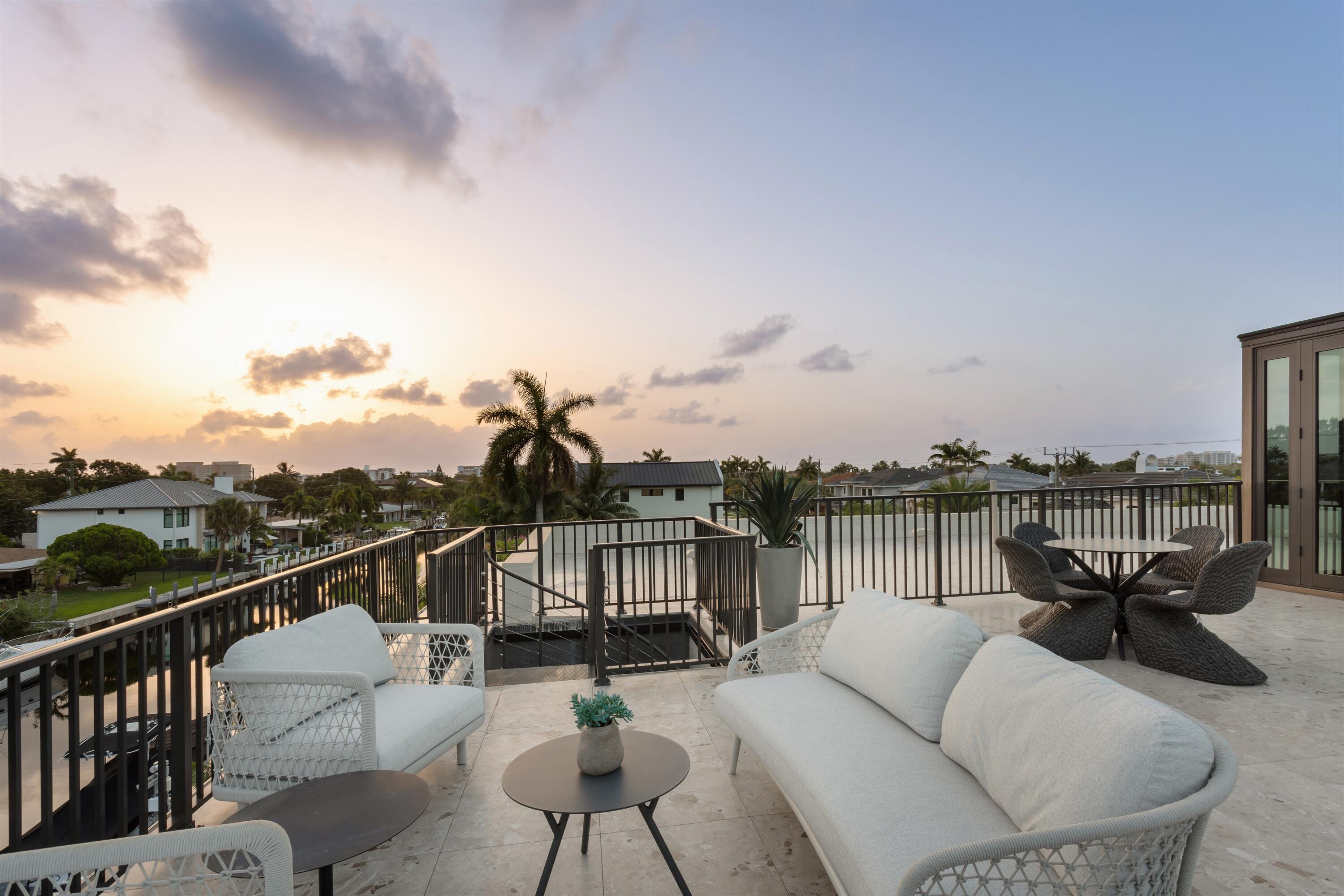 CORAL KEY VILLAS 2ND SEC - Residential