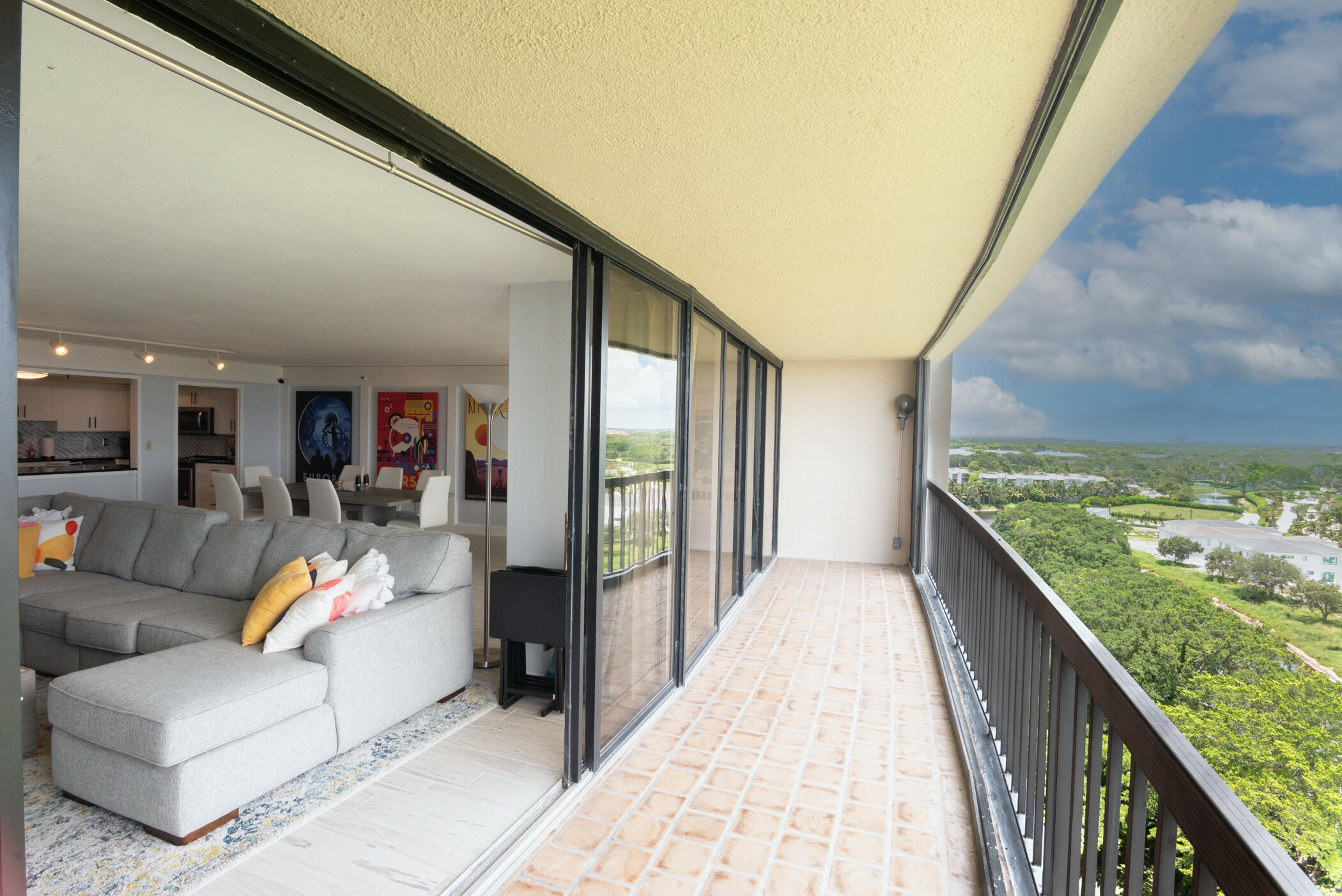Lands of the President / ENVOY CONDO - Residential