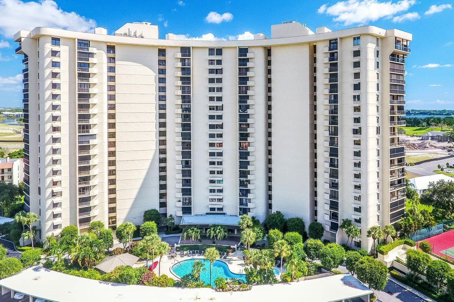 Lands of the President / ENVOY CONDO - Residential