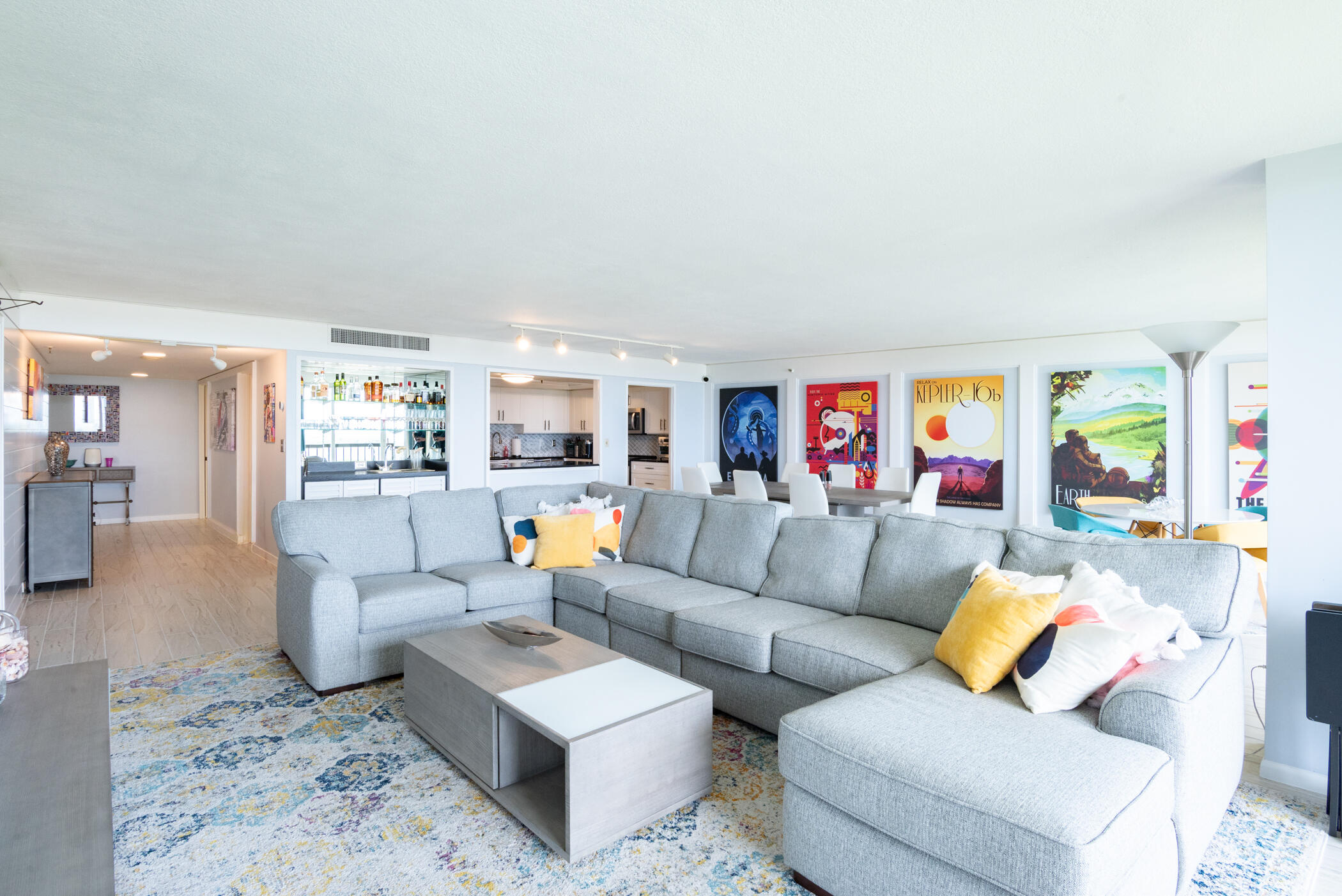 Lands of the President / ENVOY CONDO - Residential