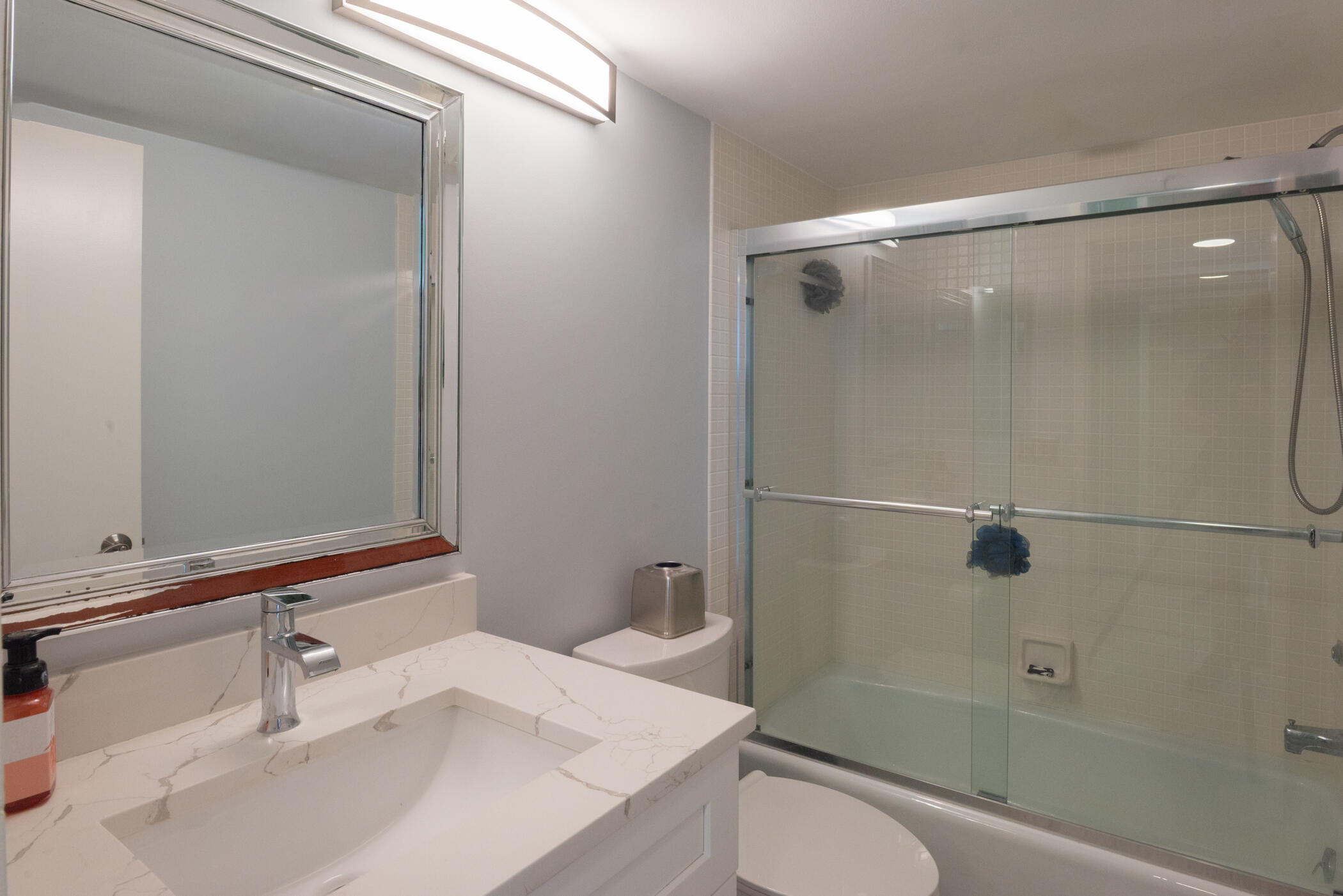Lands of the President / ENVOY CONDO - Residential