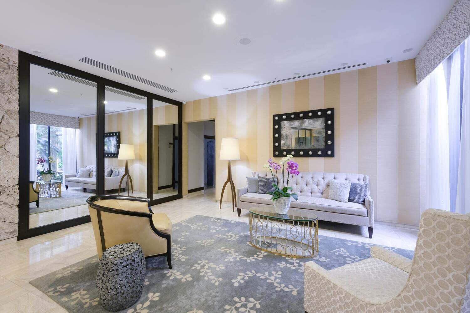 Lands of the President / ENVOY CONDO - Residential