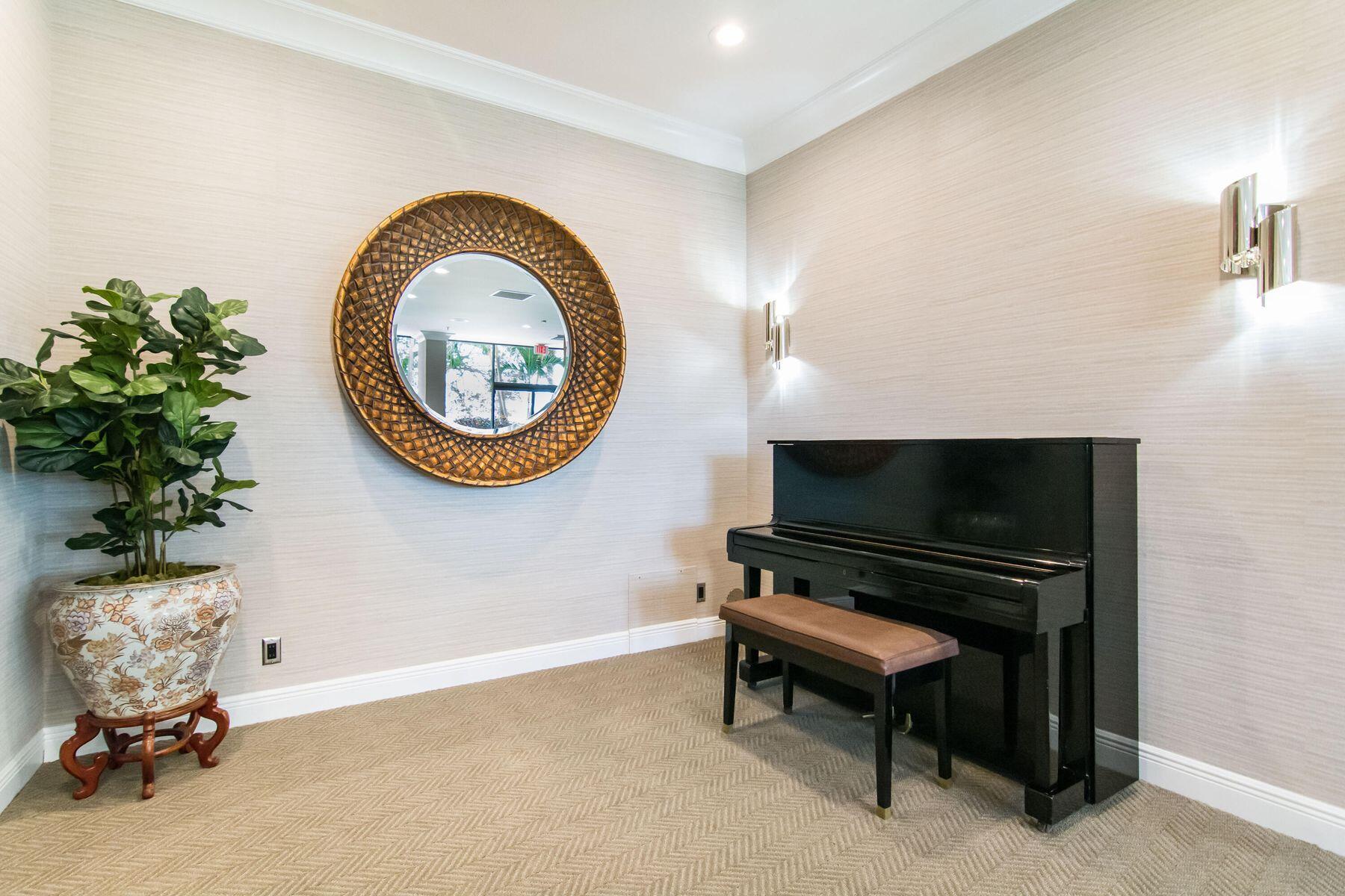 Lands of the President / ENVOY CONDO - Residential