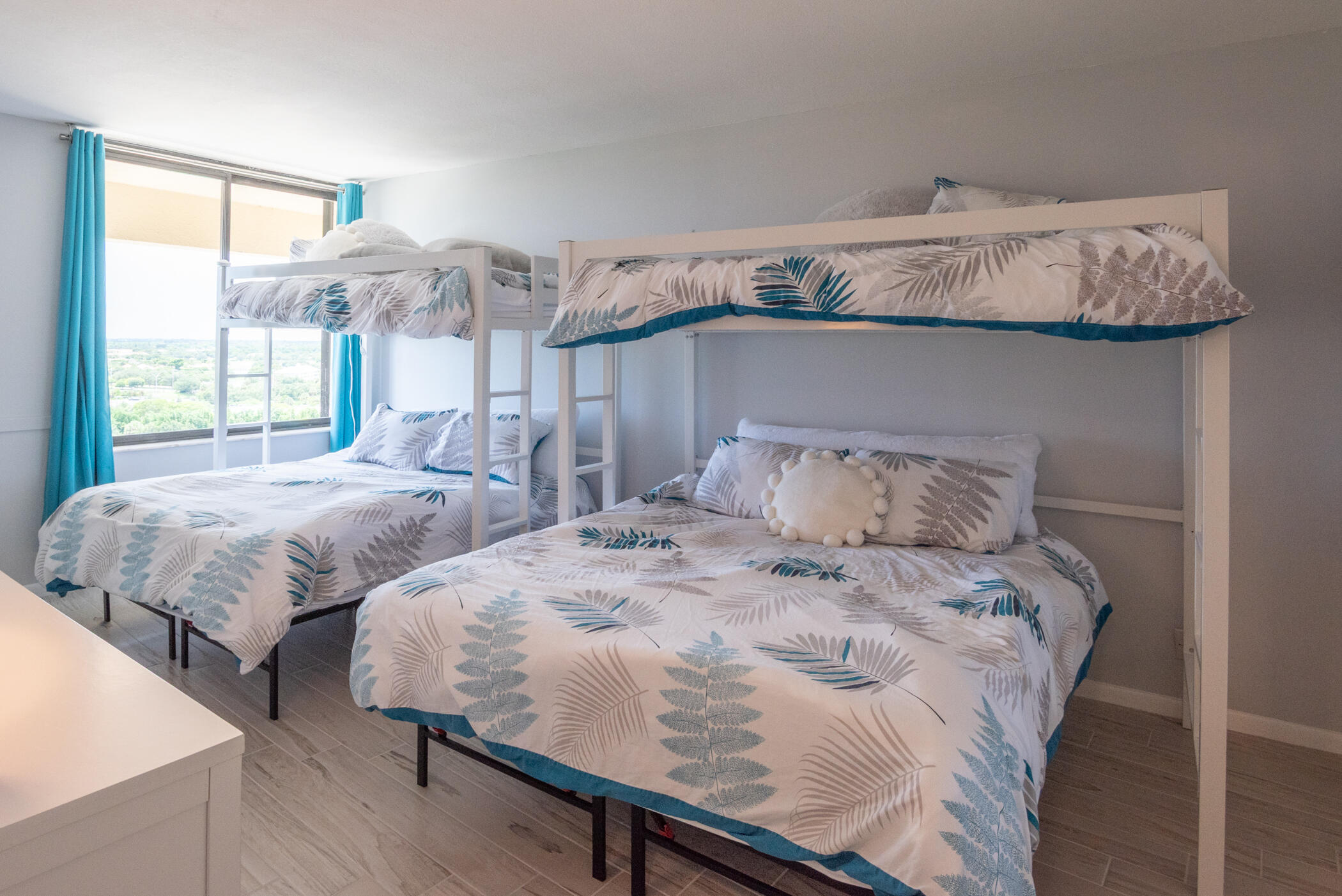 Lands of the President / ENVOY CONDO - Residential
